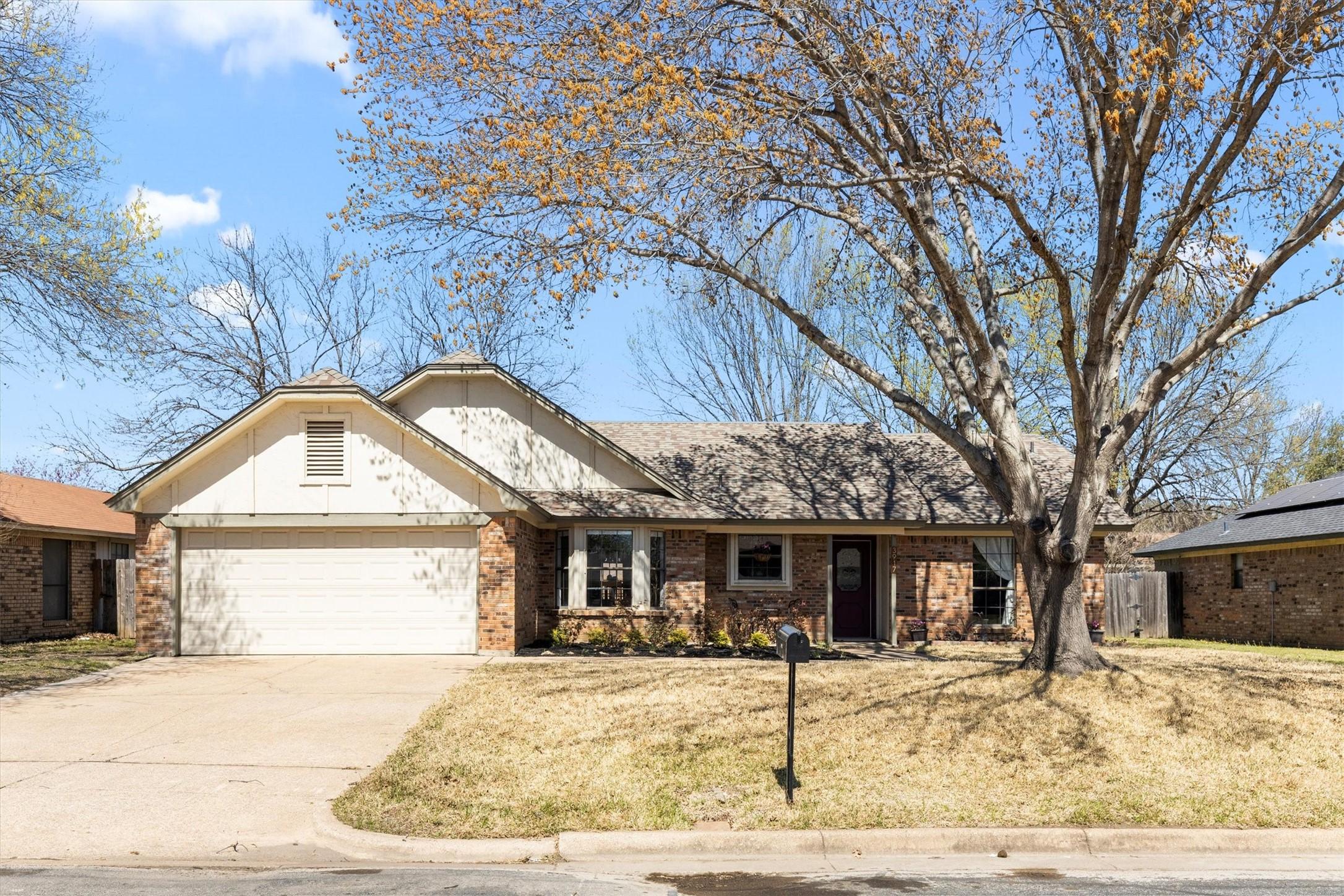 Spoonwood Ln, Fort Worth, TX 76137