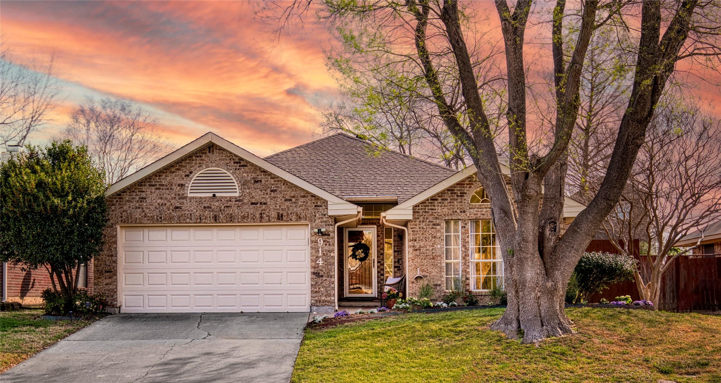 Silverstone Dr, Lewisville, TX 75067