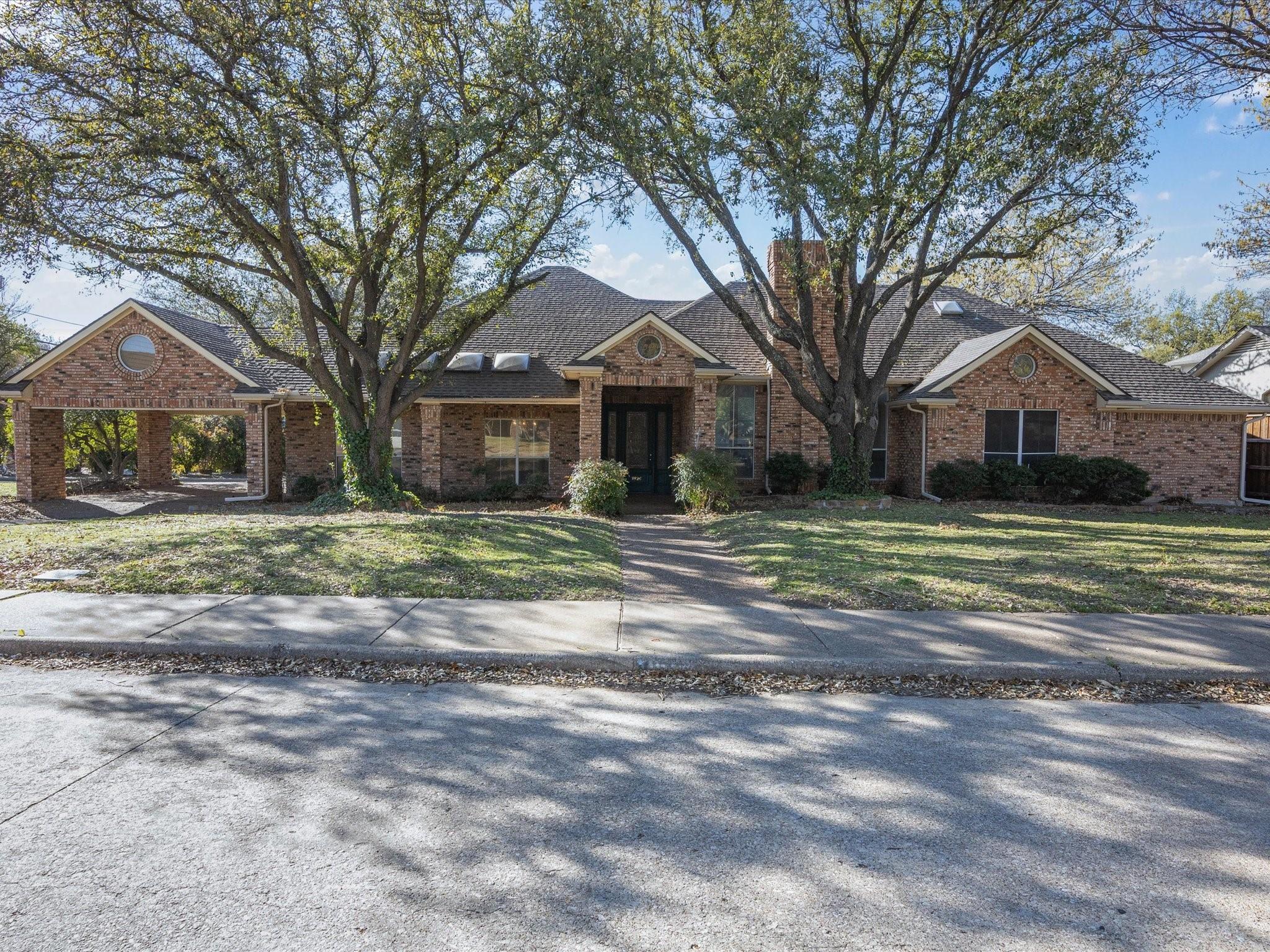 Mapleshade Ln, Dallas, TX 75252