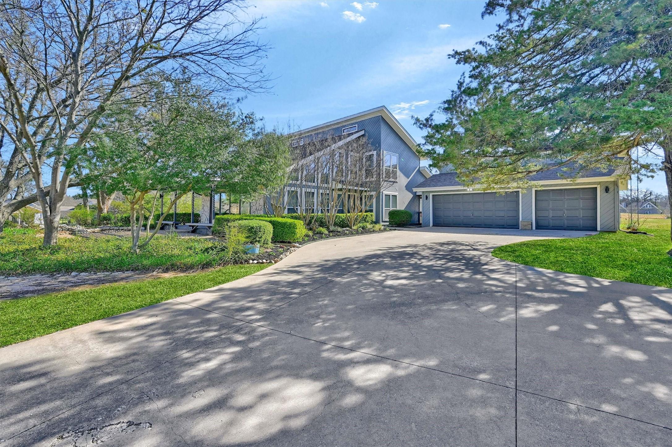 Kiowa Dr E, Gainesville, TX 76240