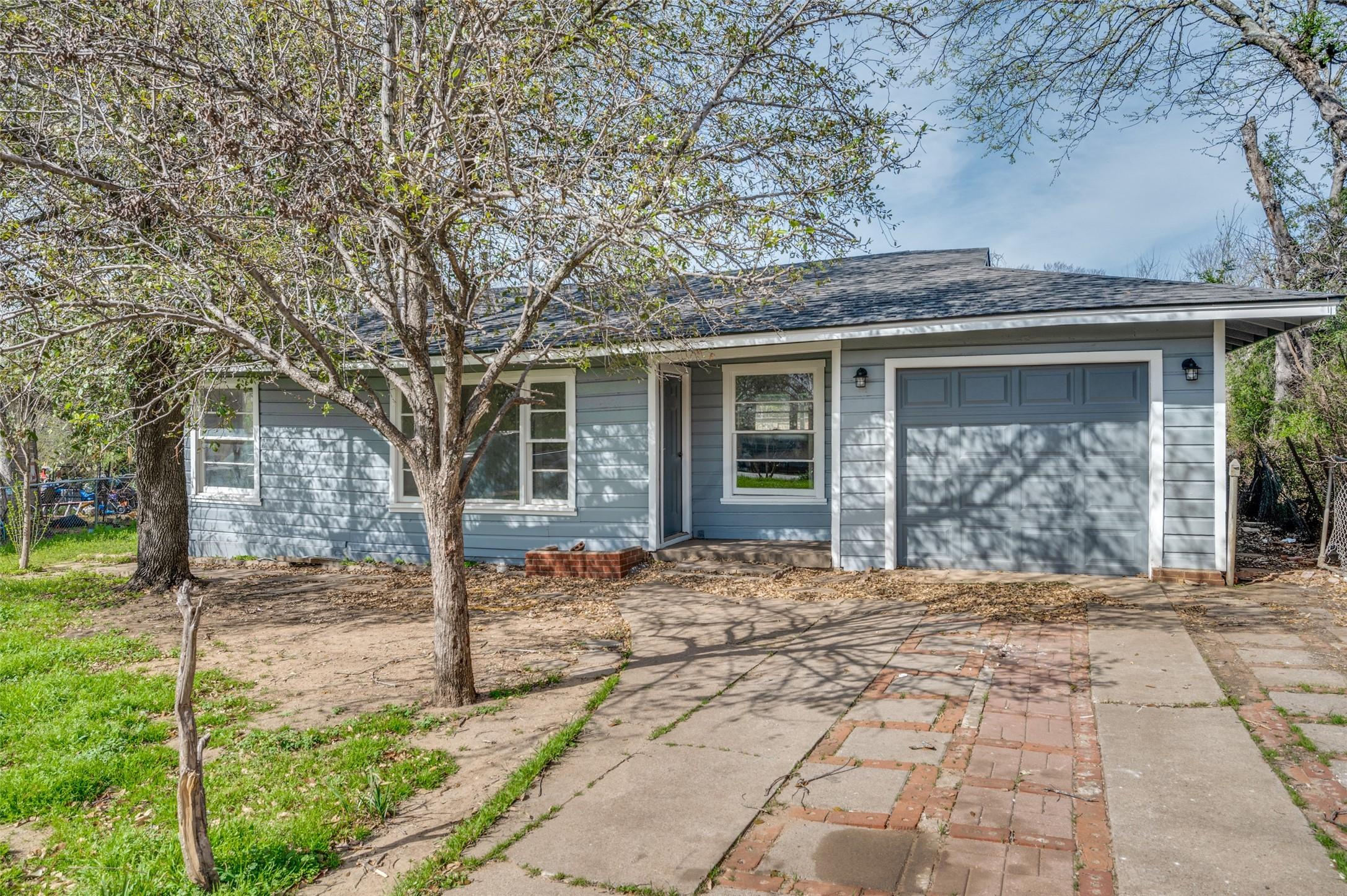 E Roselane St, Fort Worth, TX 76112