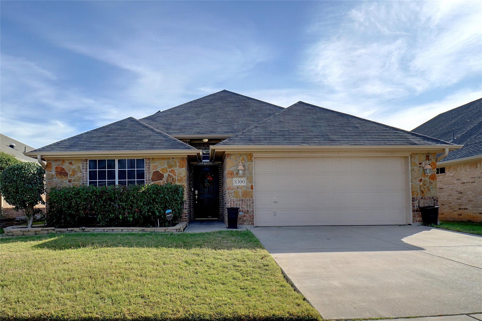 Bowspirit Ln, Hurst, TX 76053