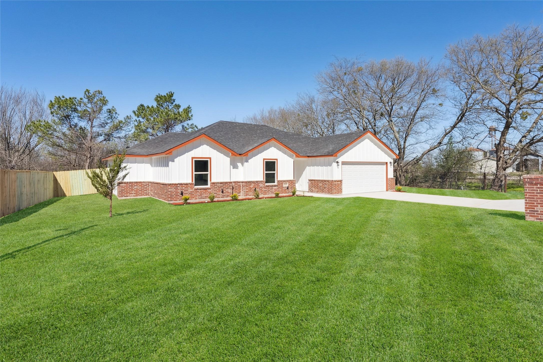 Pecan St, Ector, TX 75439