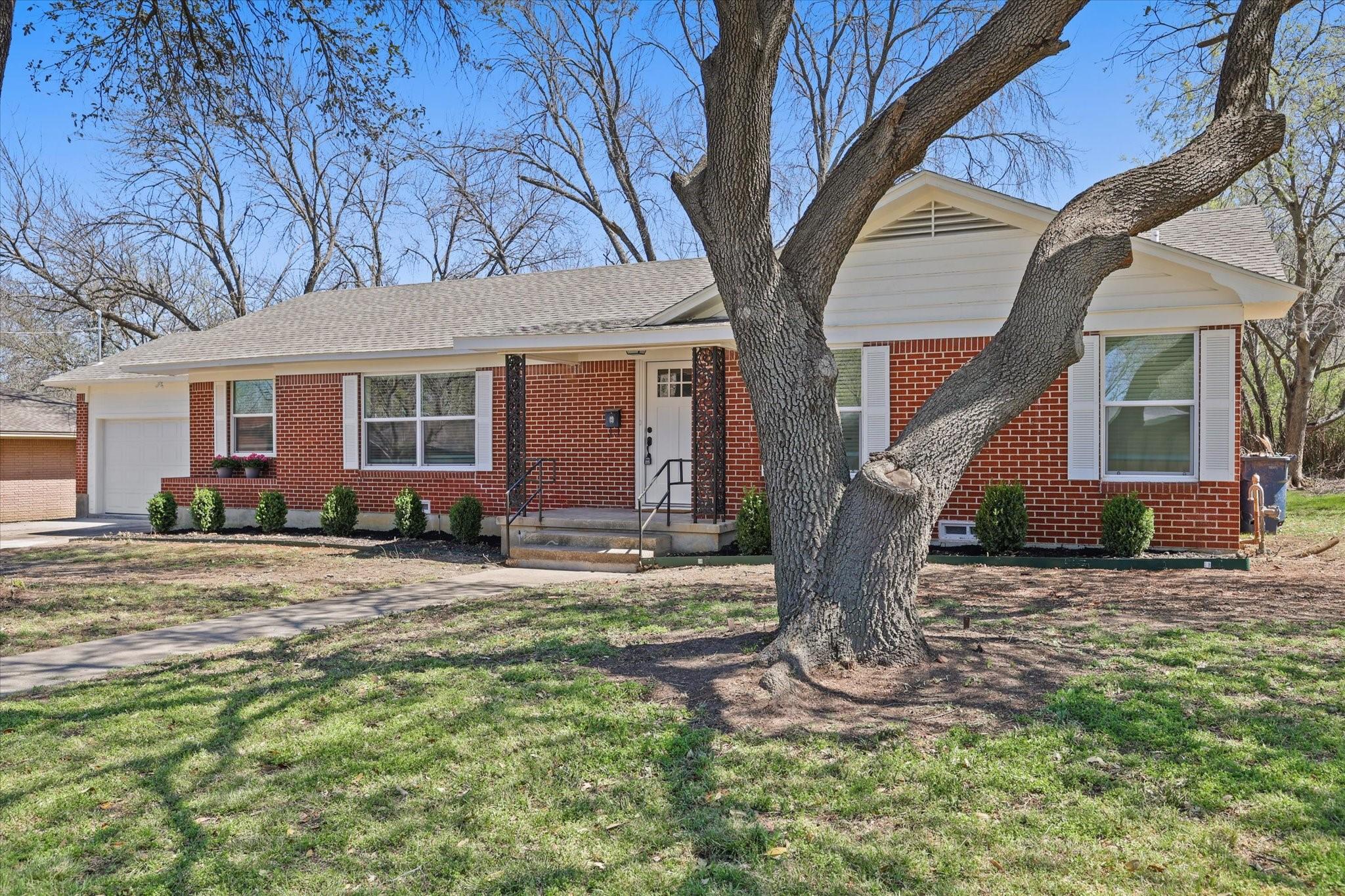 Thomas St, Denton, TX 76201