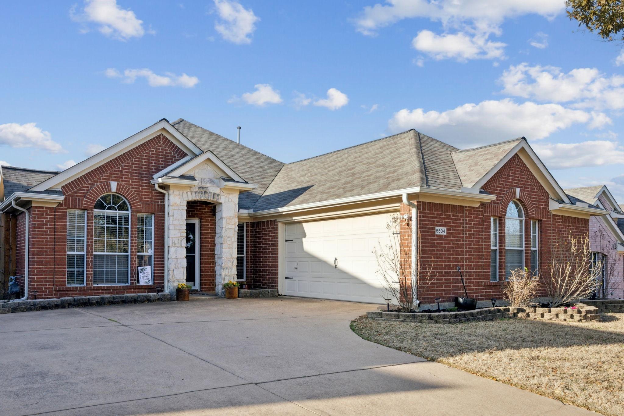 Murton Pl, Fort Worth, TX 76137