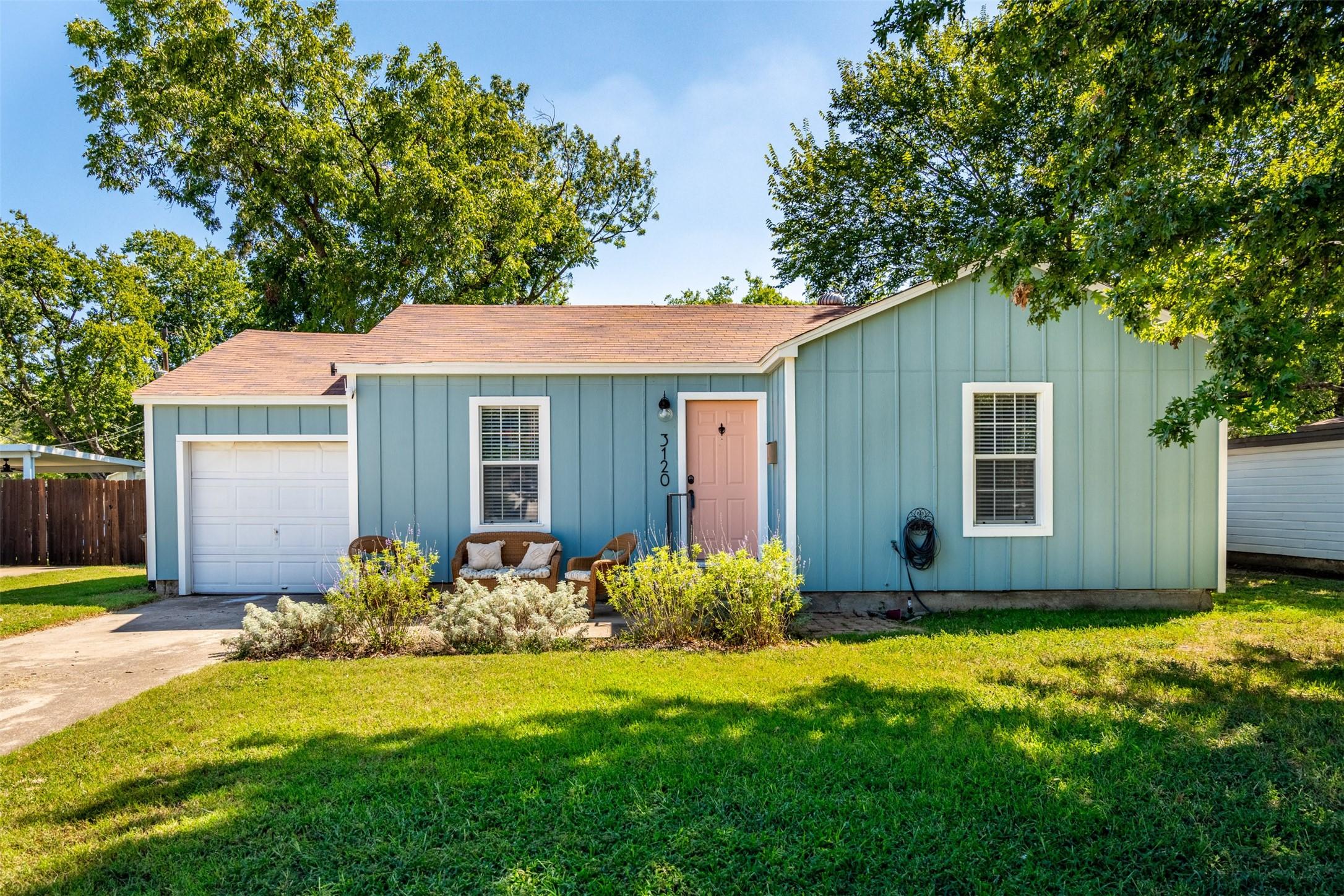 Ash Park Dr, Richland Hills, TX 76118
