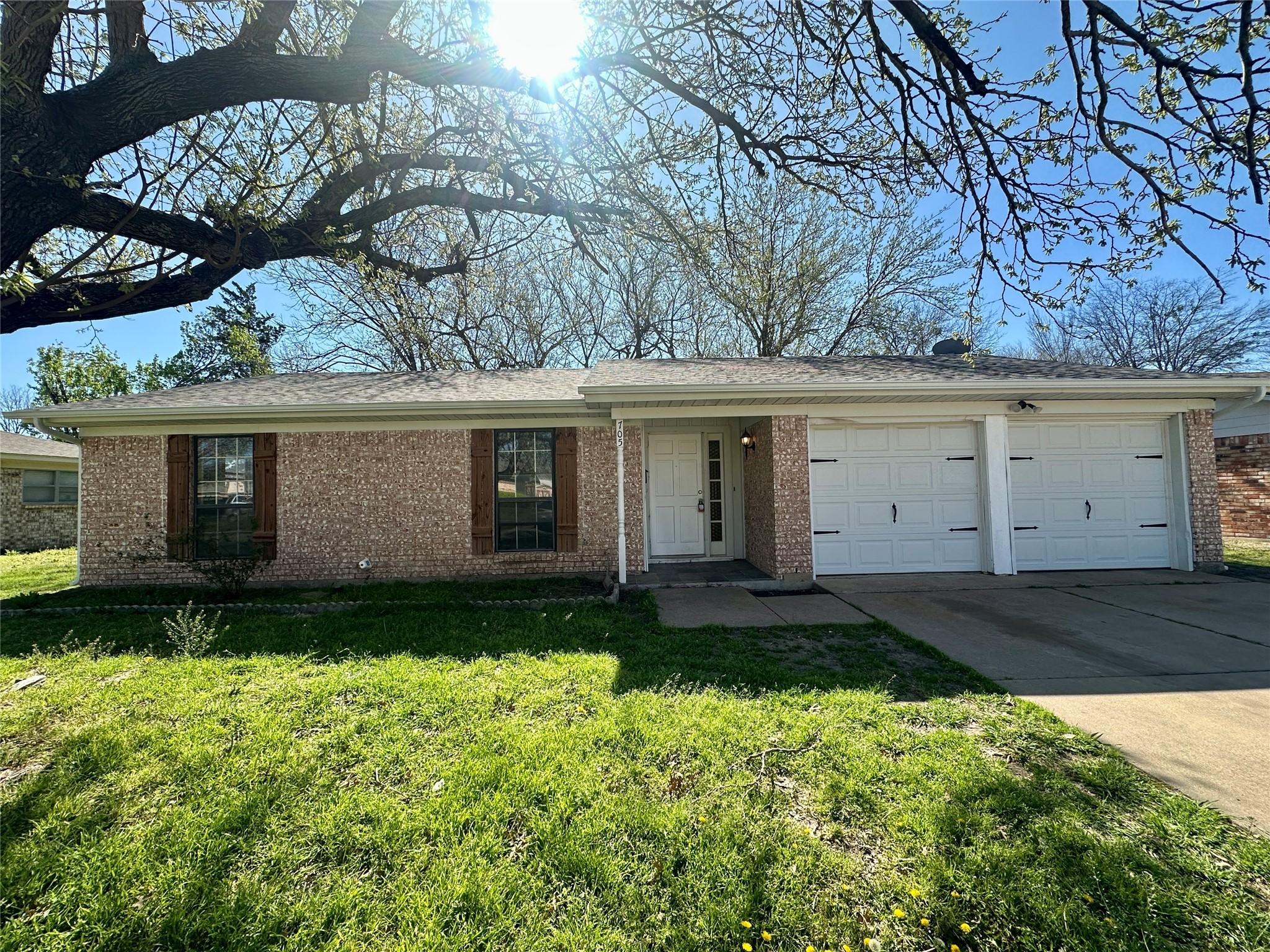 Sue Ann Ln, Burleson, TX 76028