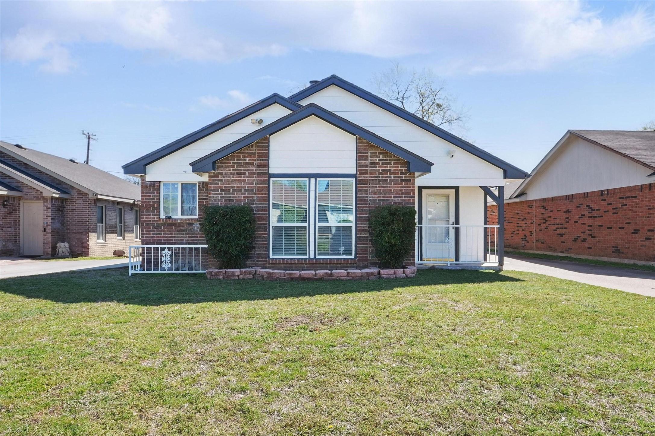 Cuculu Dr, Fort Worth, TX 76133