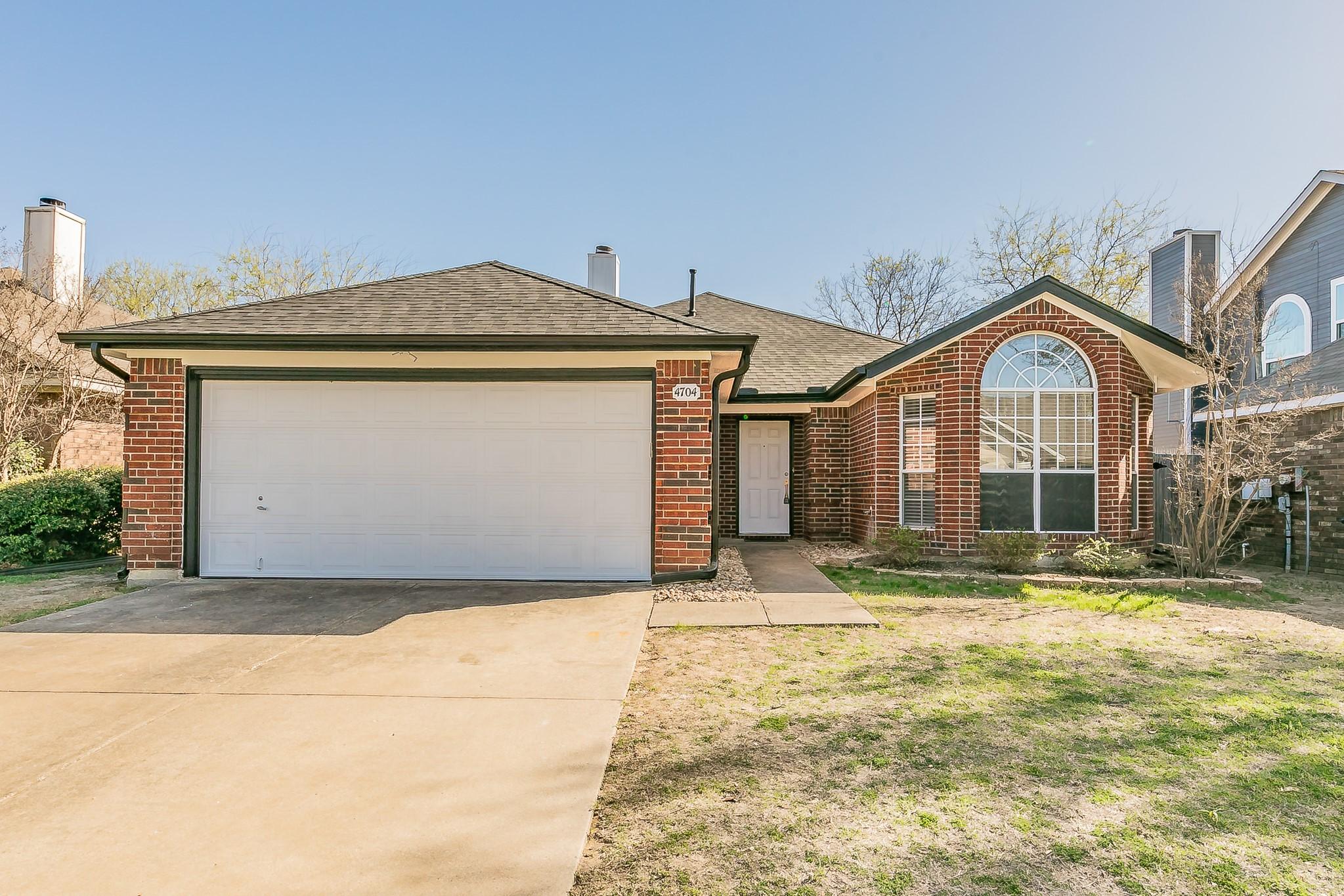 Birchbend Ln, Fort Worth, TX 76137