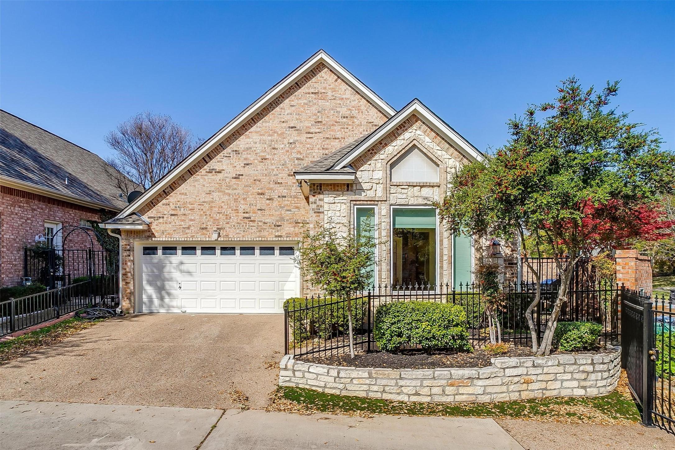 Pershing Ave, Fort Worth, TX 76107
