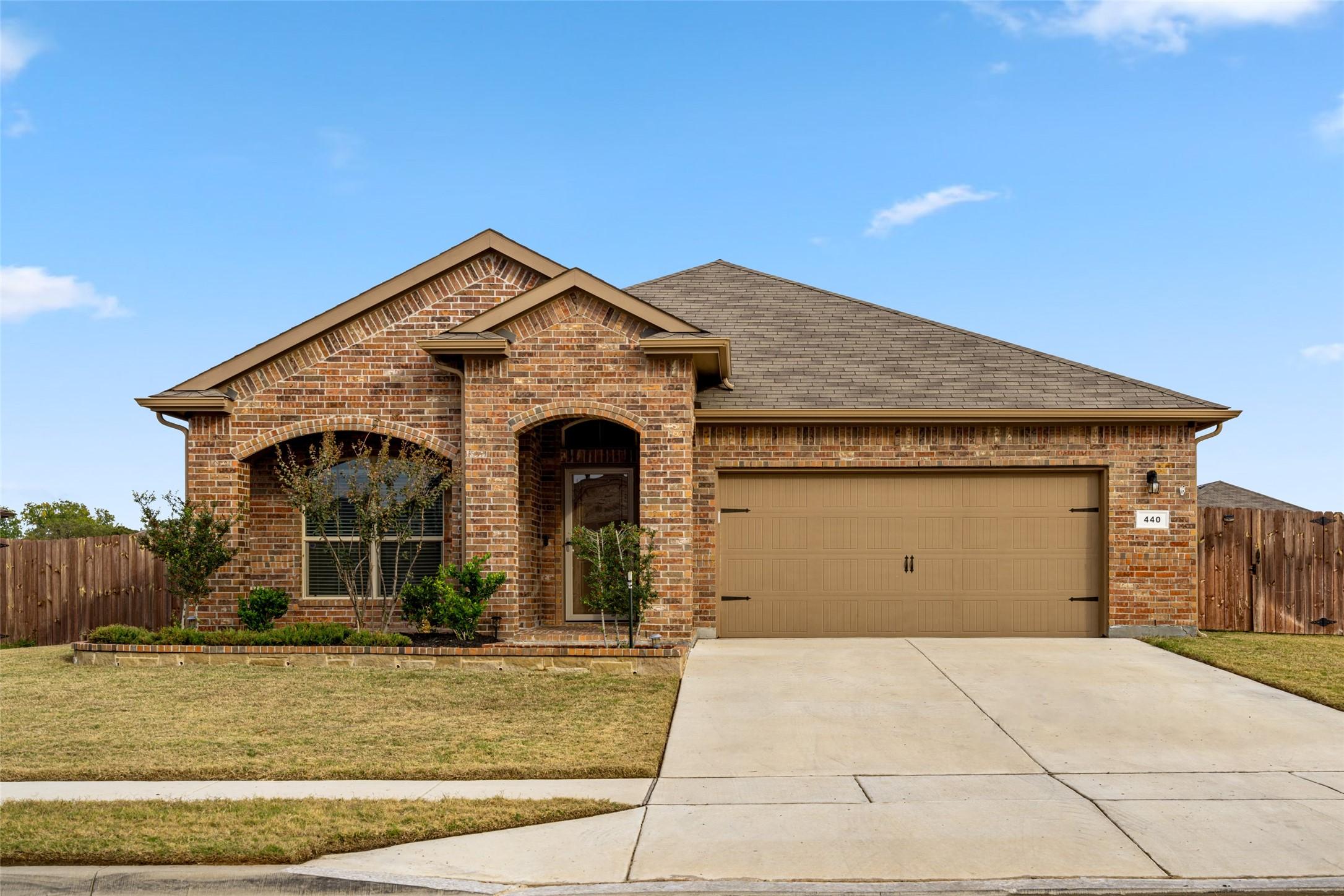 Helm Ln, Azle, TX 76020