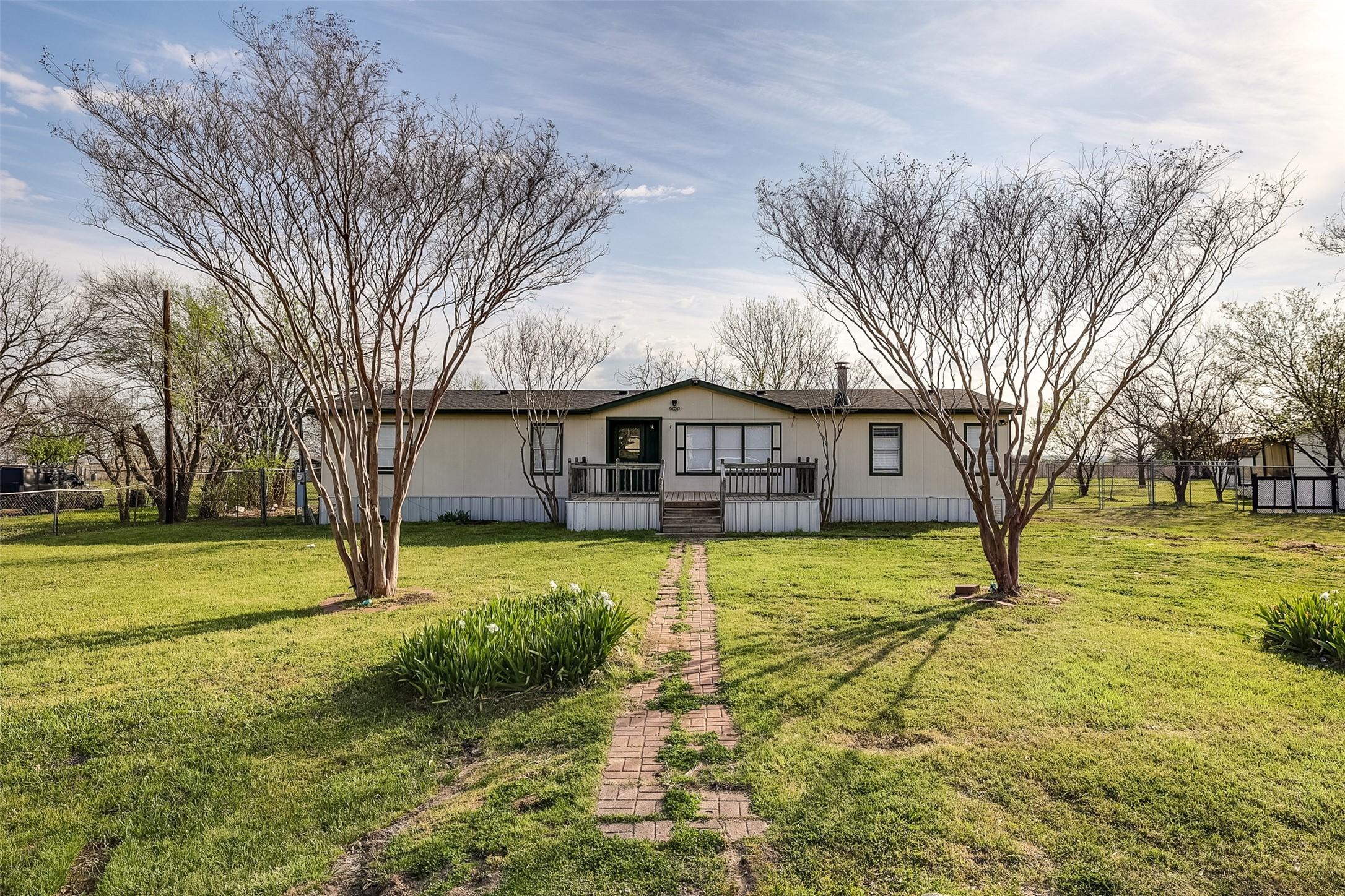 Woolard Dr, Alvarado, TX 76009