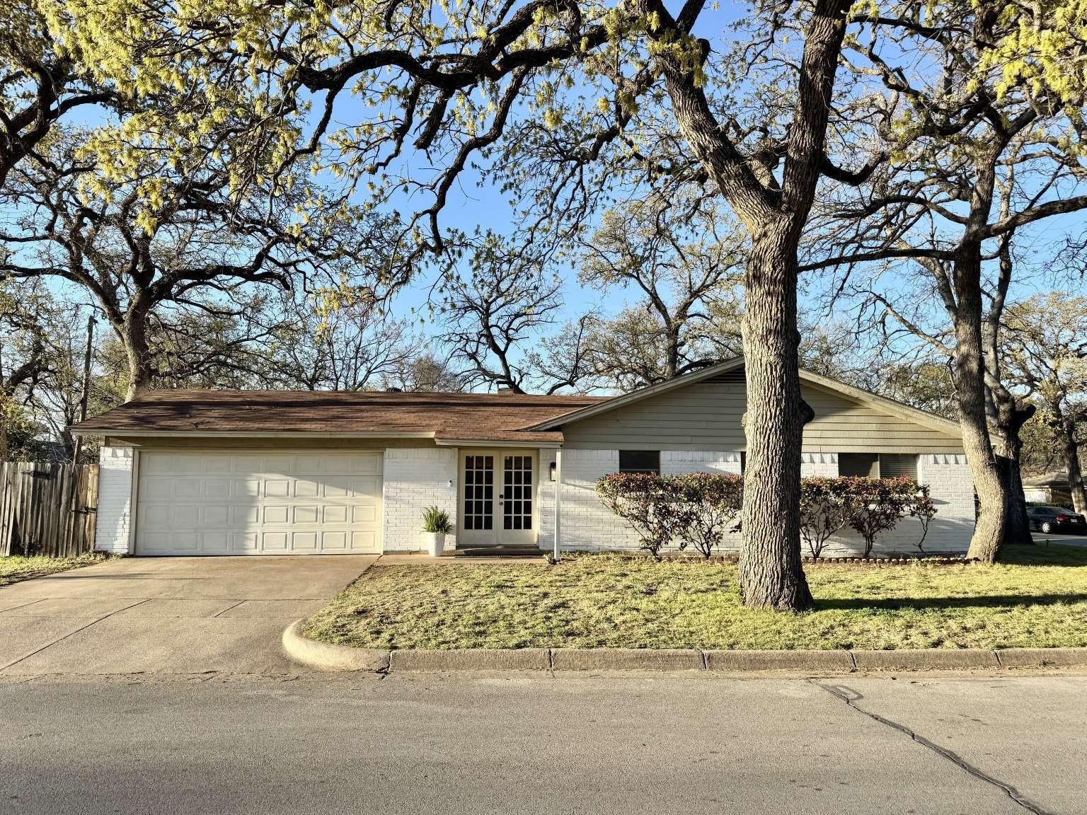 Hester St, Arlington, TX 76011