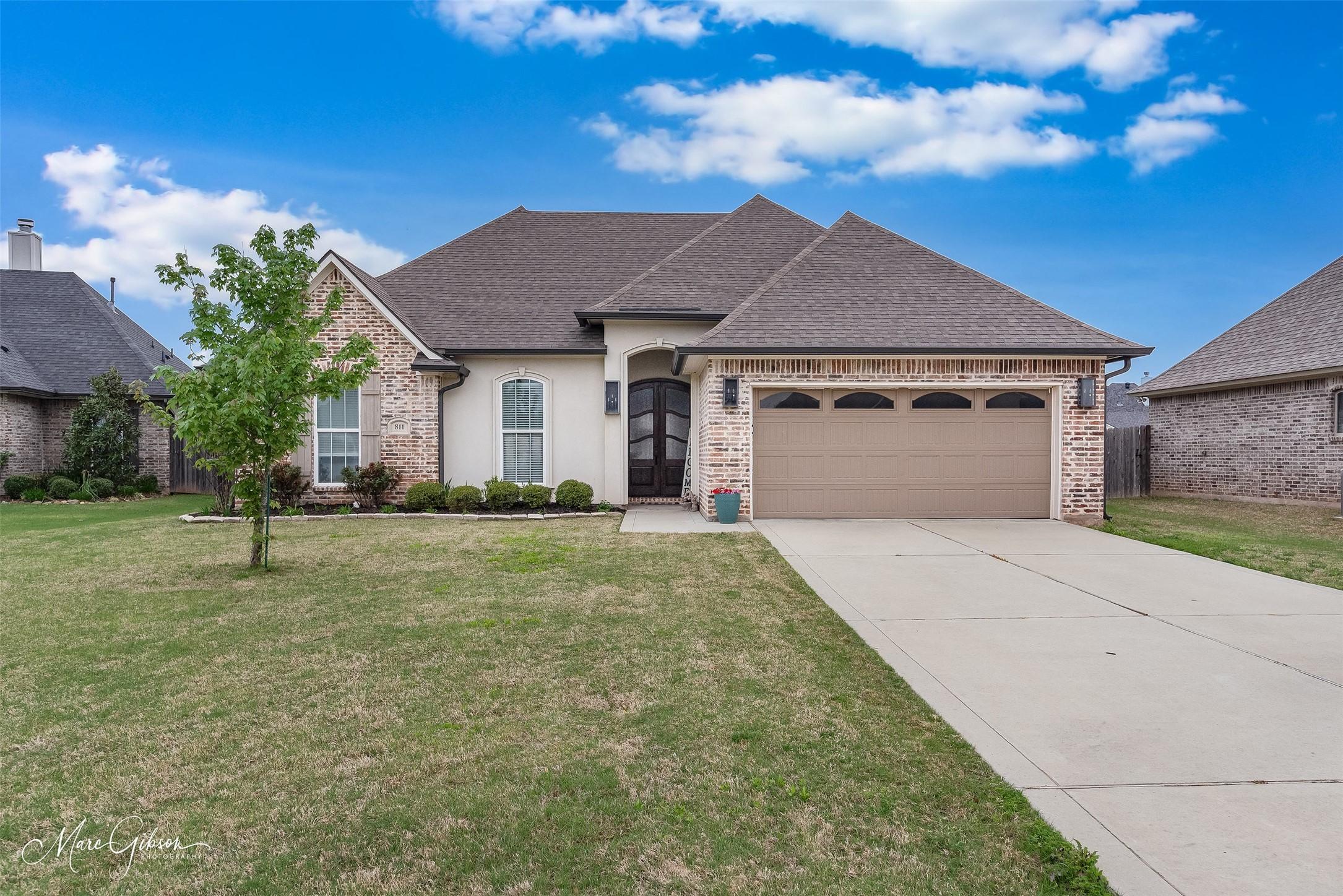 Durango Dr, Bossier City, LA 71111