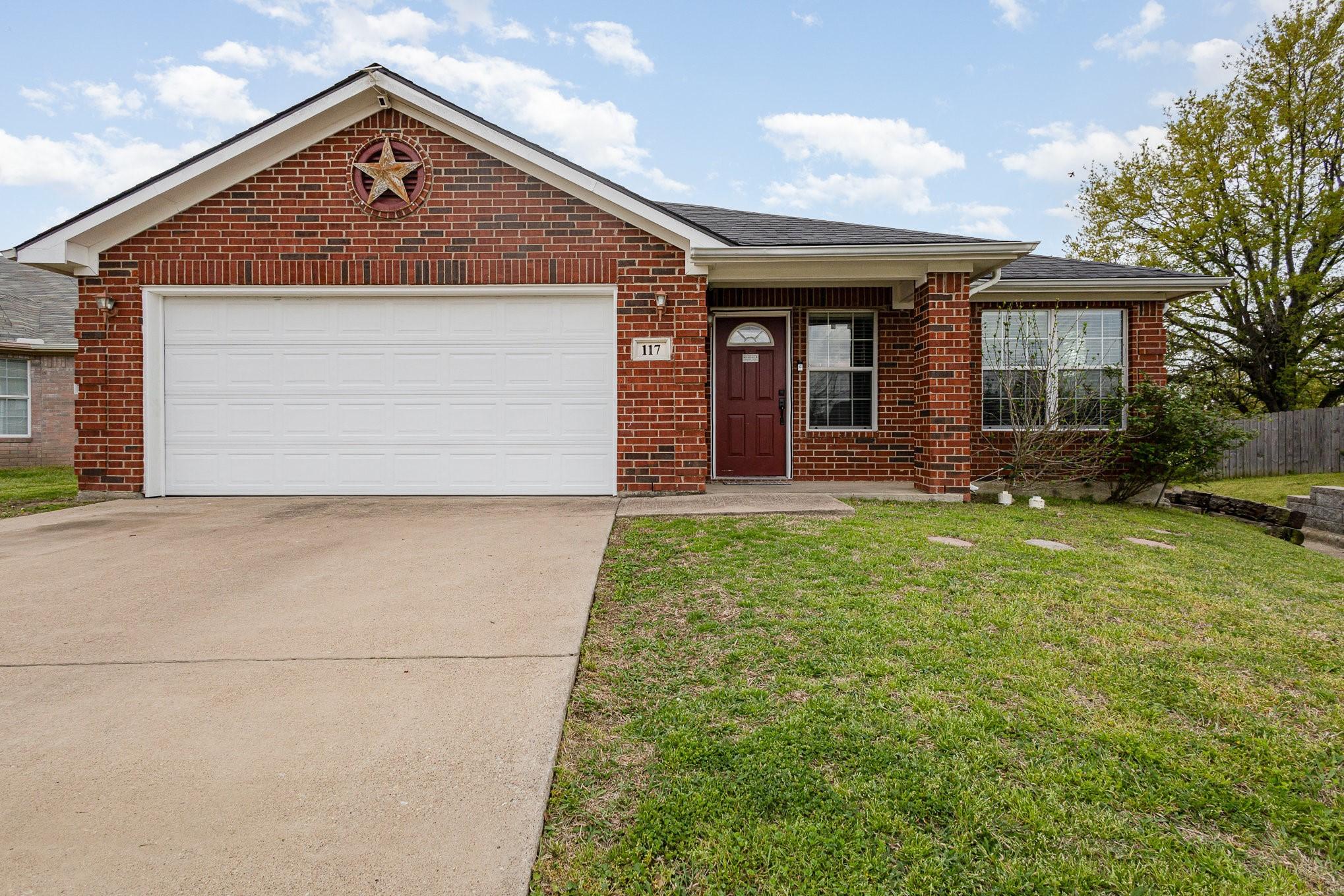 Mitchell Cir, Terrell, TX 75160