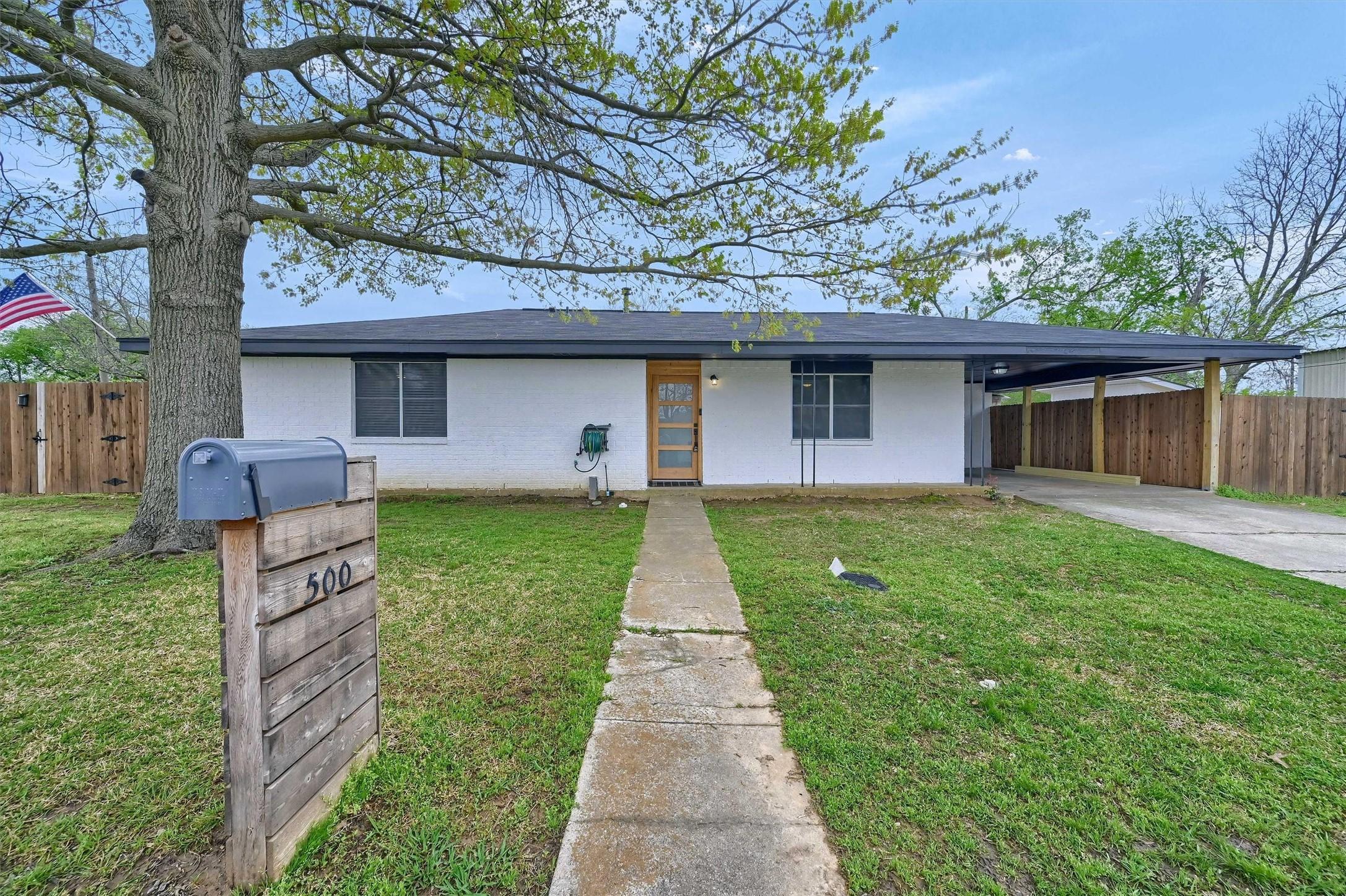 Abney St, Whitesboro, TX 76273