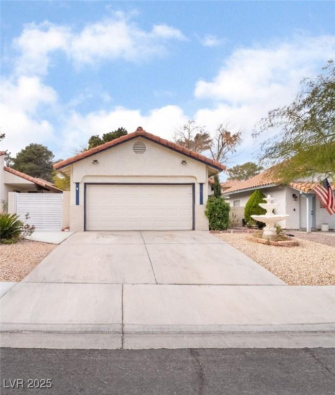 Ayesha Ln, Henderson, NV 89074