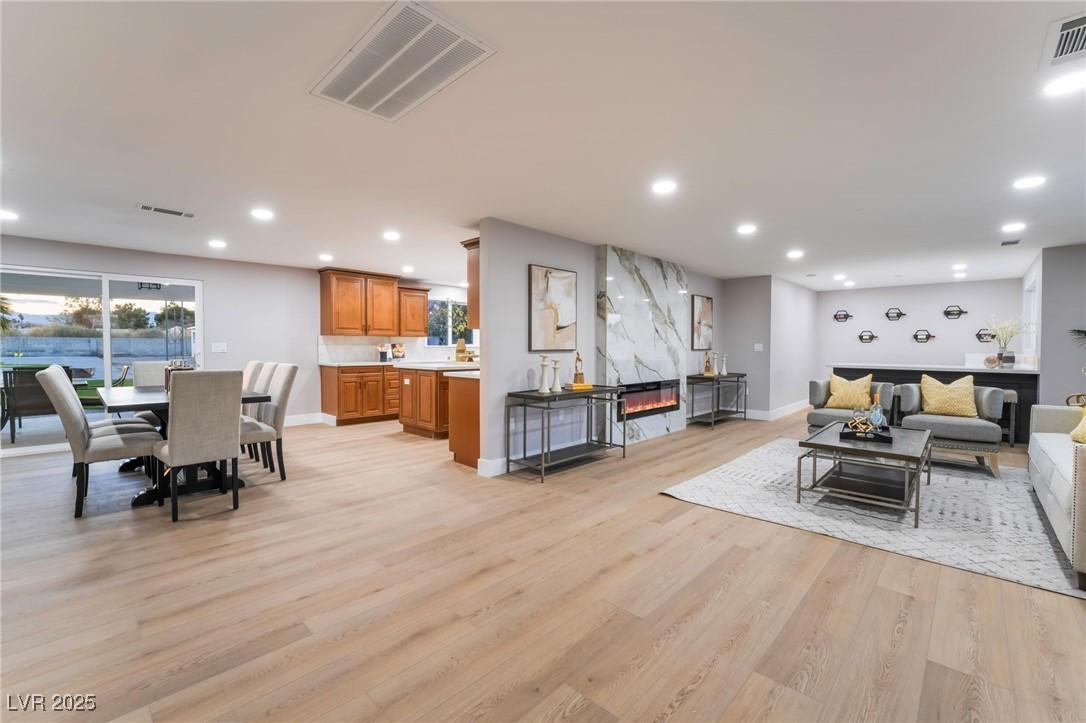 Lacy Ln, Las Vegas, NV 89107