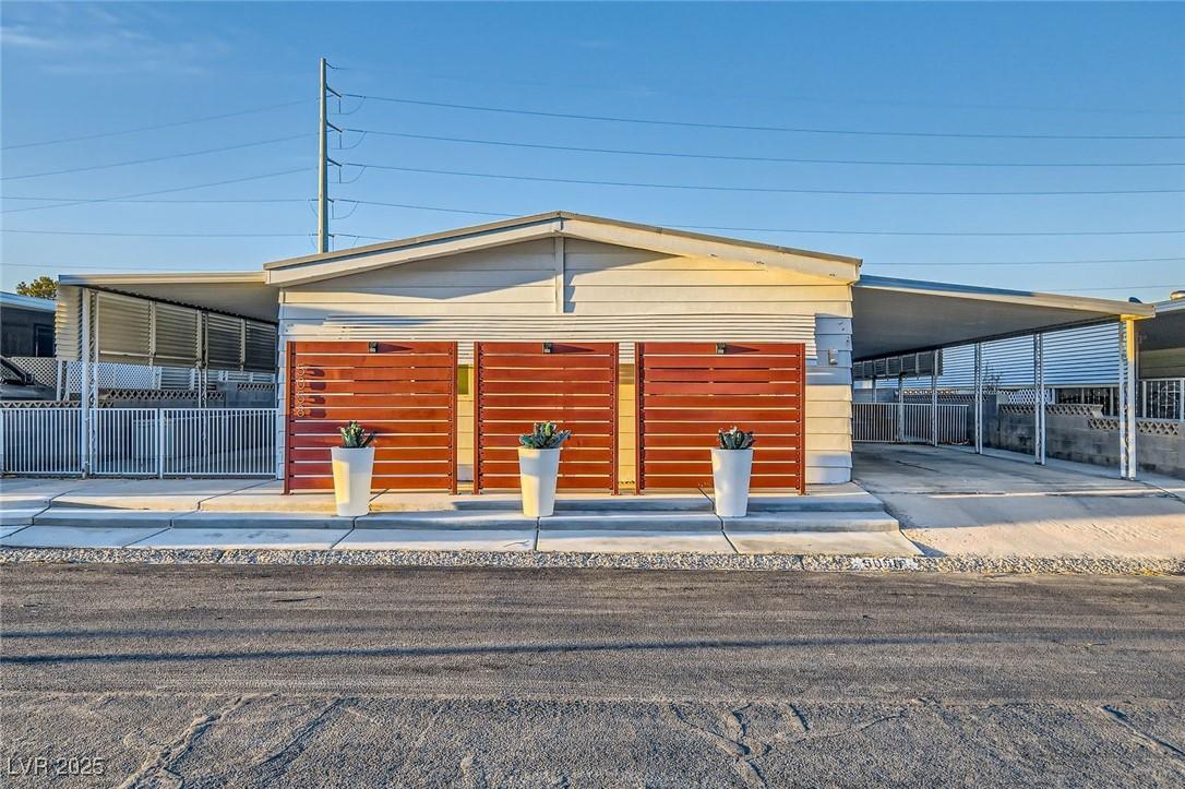 N Ridge Club Dr, Las Vegas, NV 89103