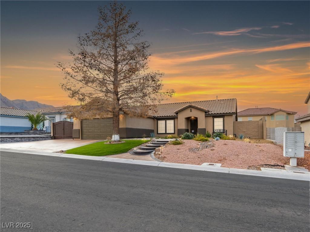 Bristle Canyon Ave, Las Vegas, NV 89110