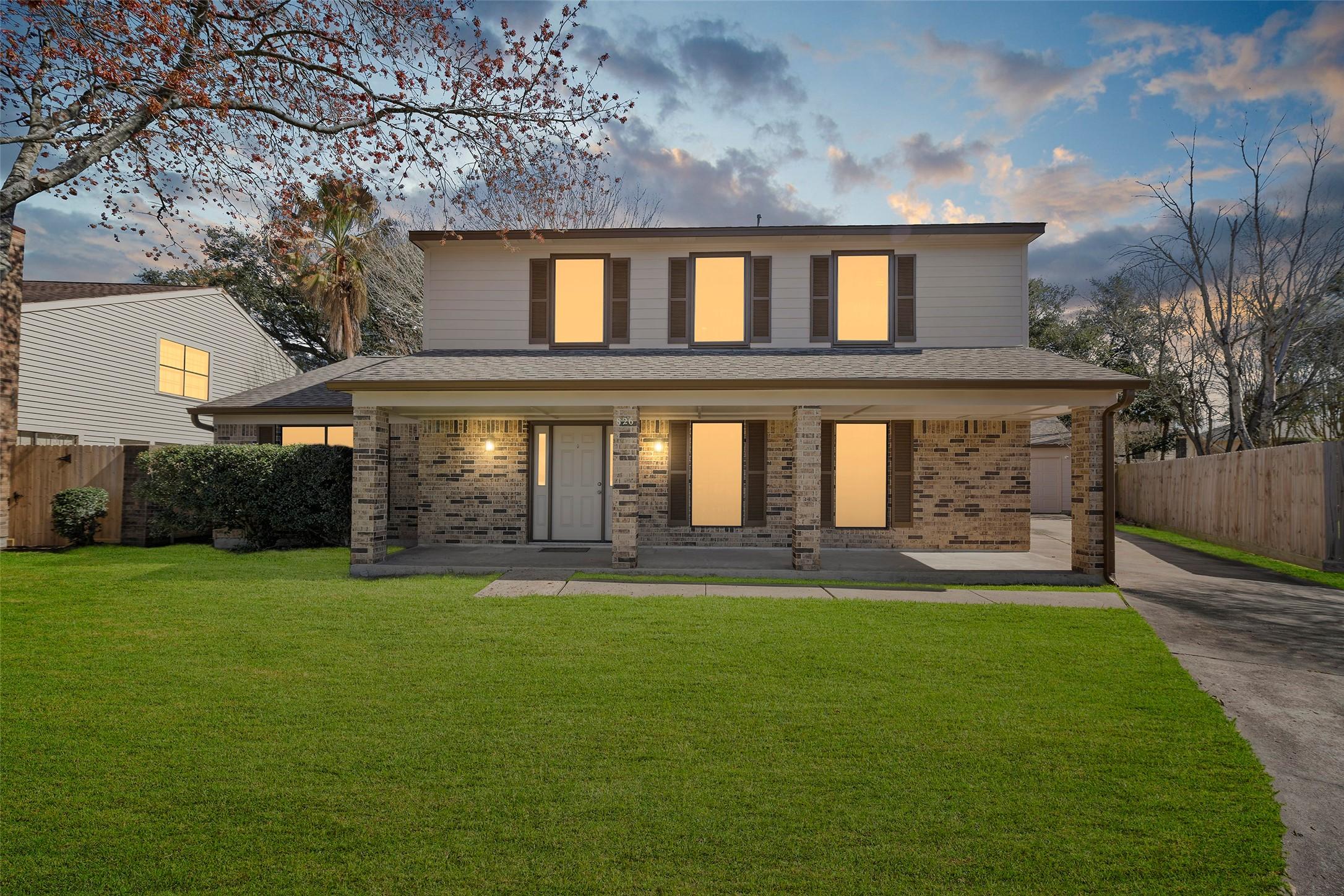 Lochnell Dr, Houston, TX 77062