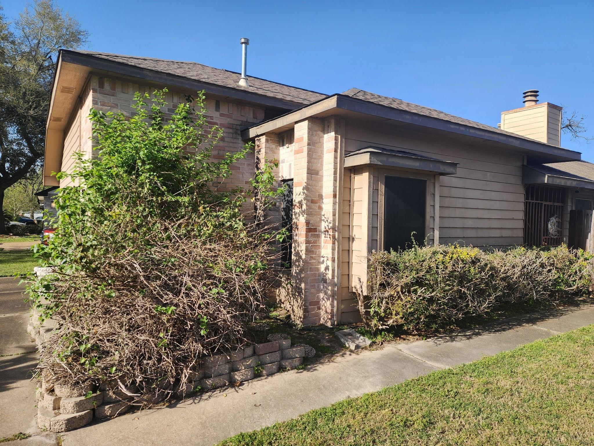 Roaring Point Dr, Houston, TX 77088