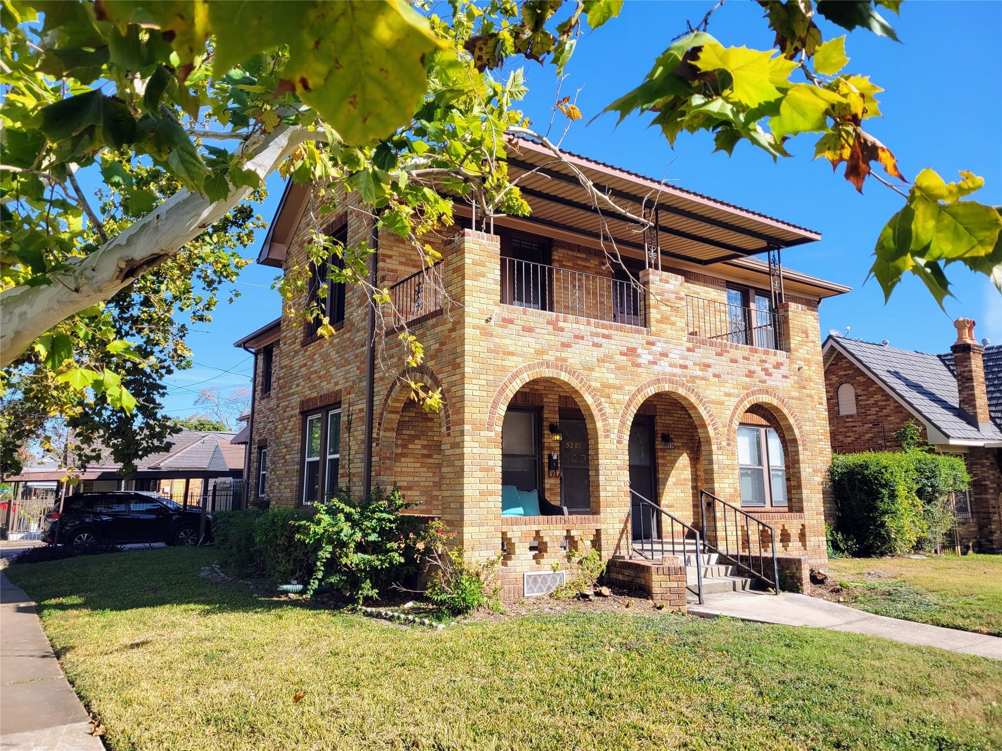 Claremont St, Houston, TX 77023