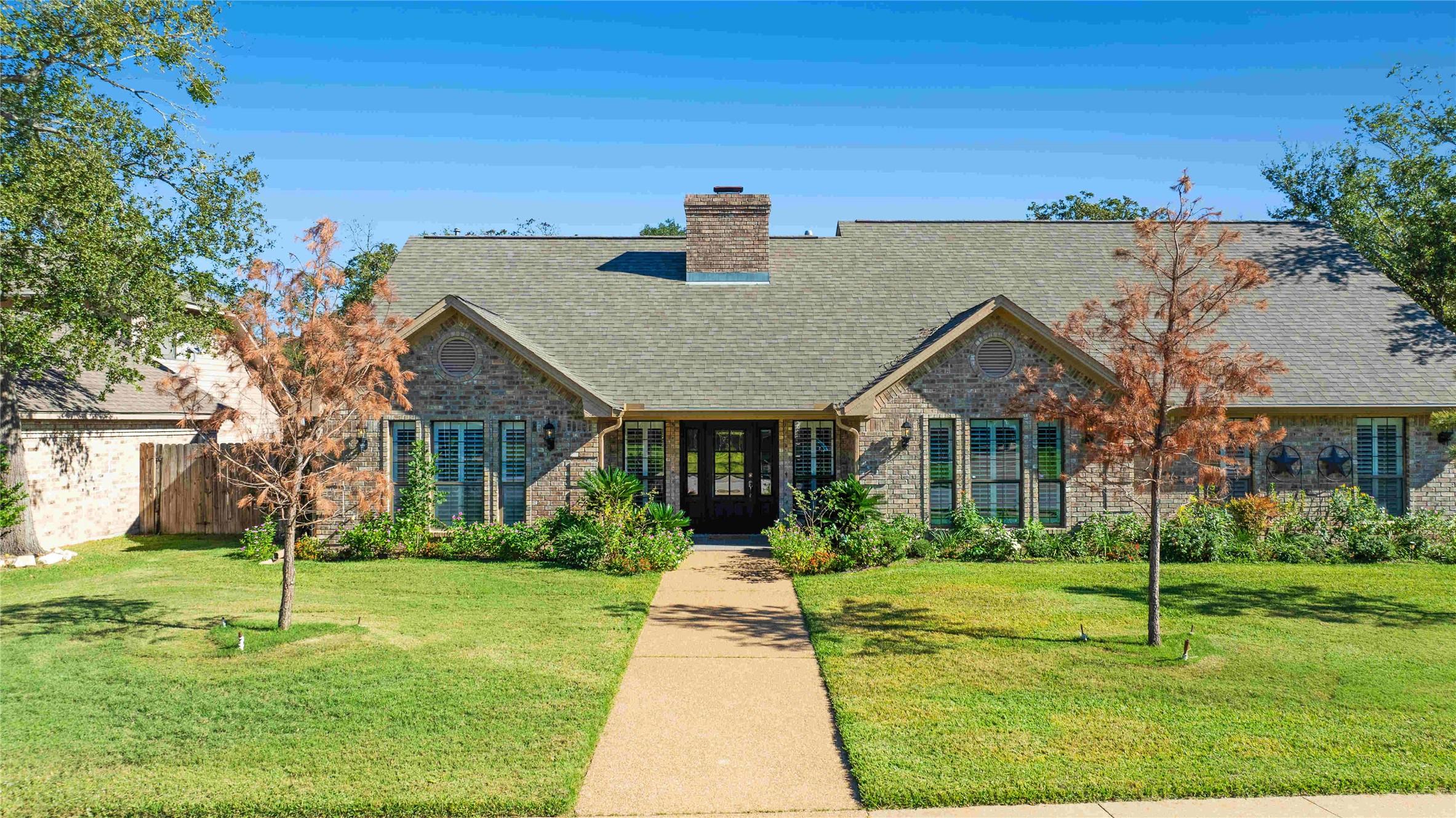 Warwick Ln, Bryan, TX 77802