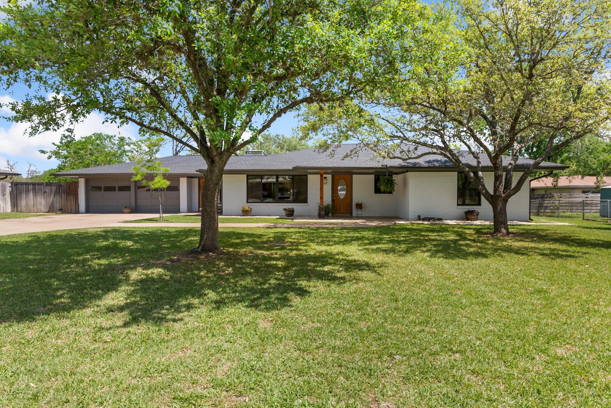 Elmwood Dr, Bryan, TX 77802