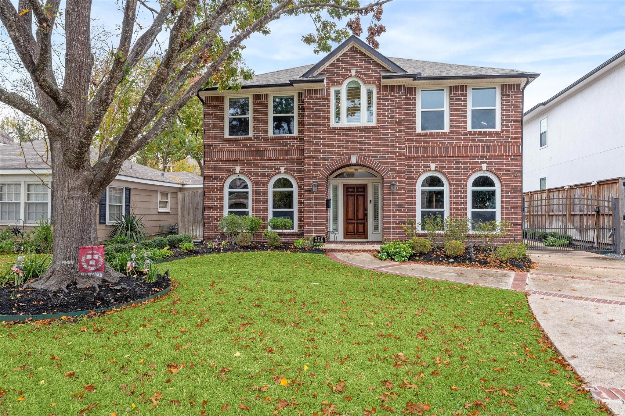 Locust St, Bellaire, TX 77401