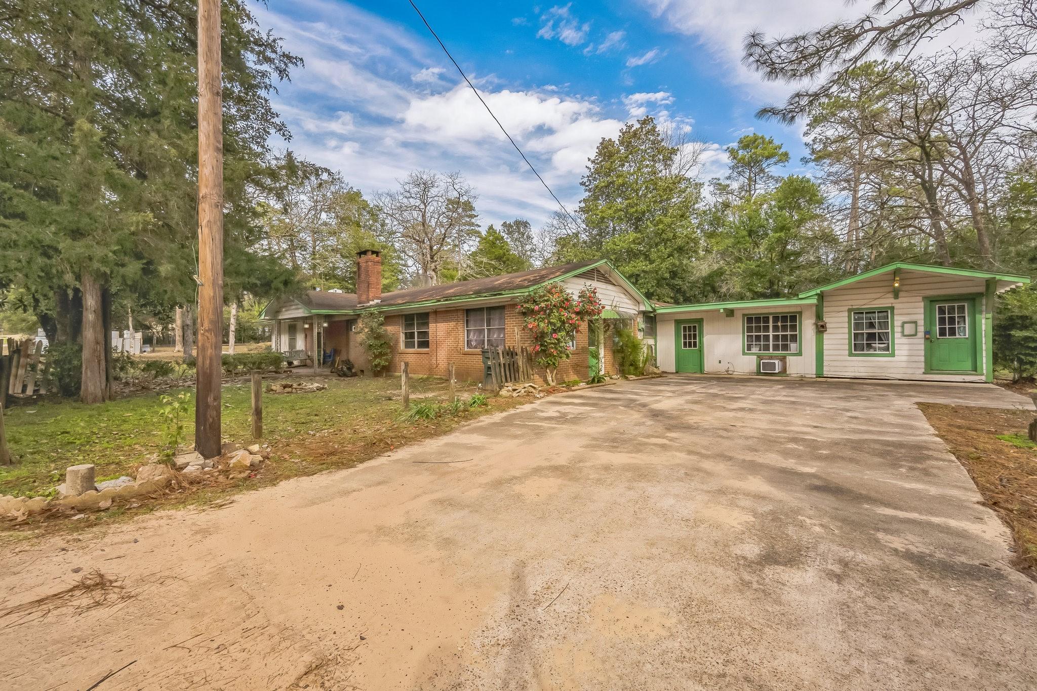 Lancelot Dr, Woodville, TX 75979