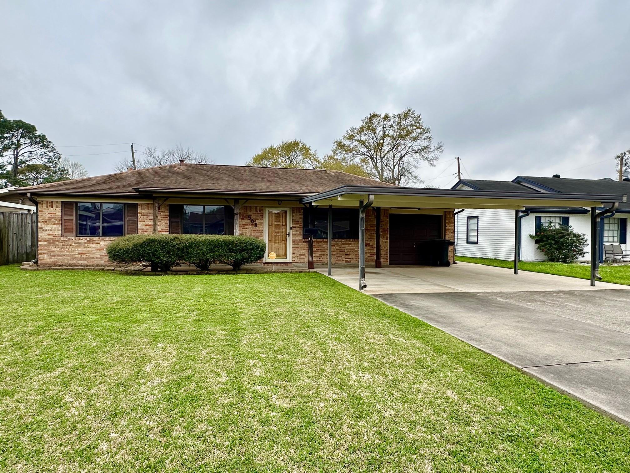 S 1st 1/2 St, Nederland, TX 77627