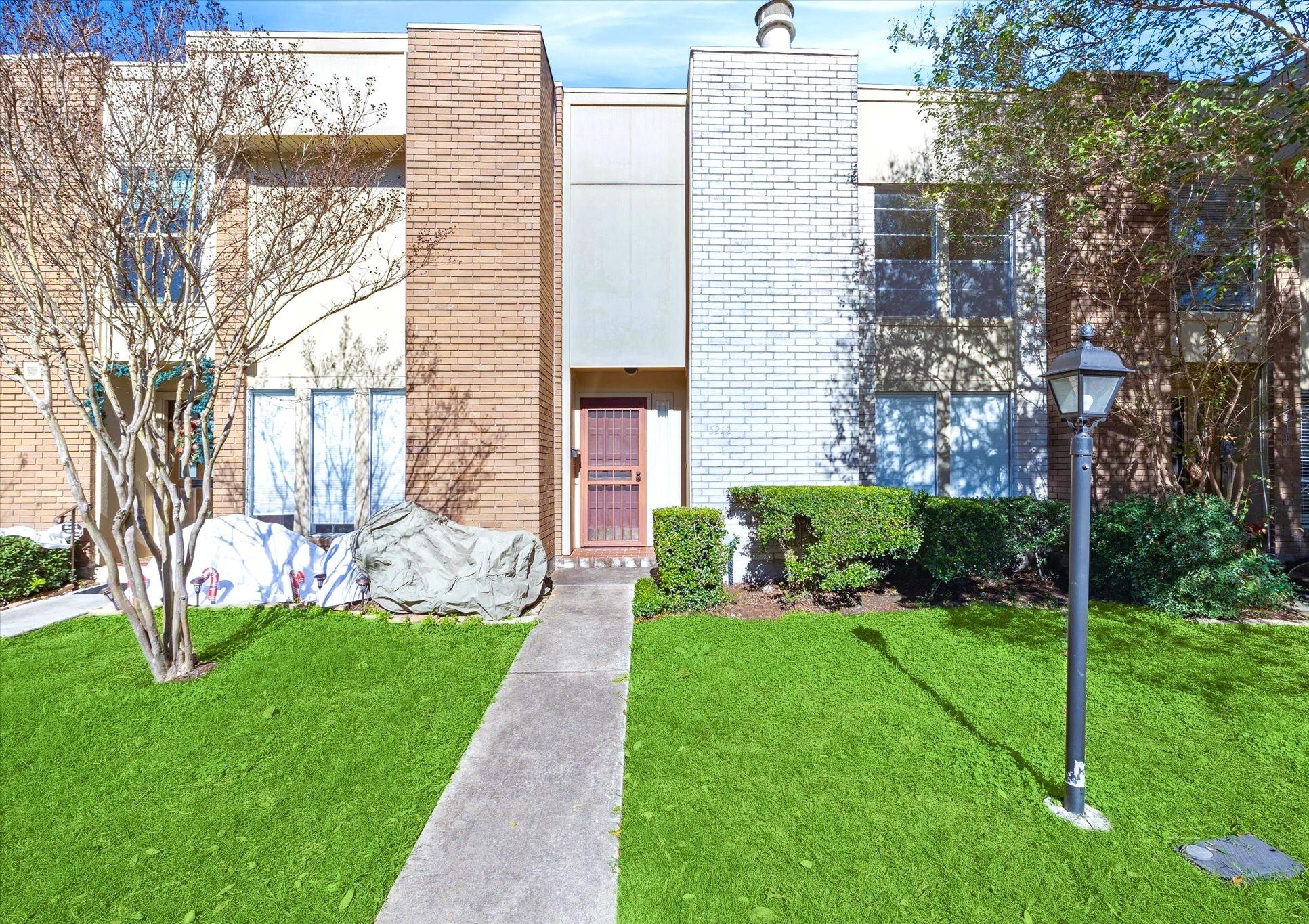 Woodlawn Pl, Bellaire, TX 77401