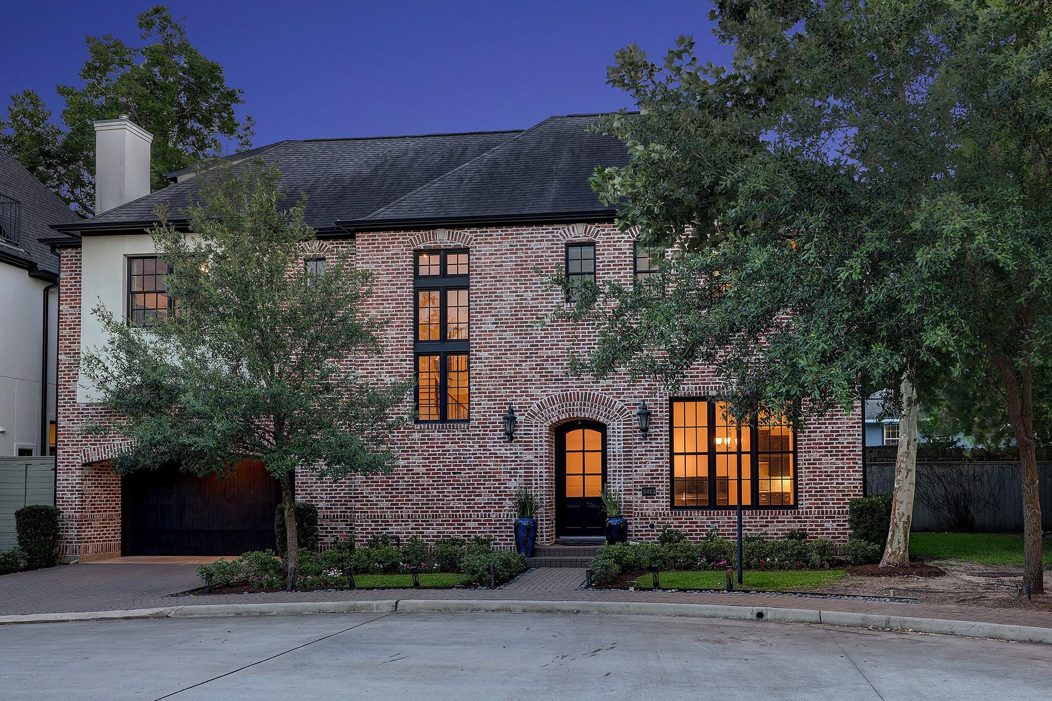 Alder Cir, Bellaire, TX 77401