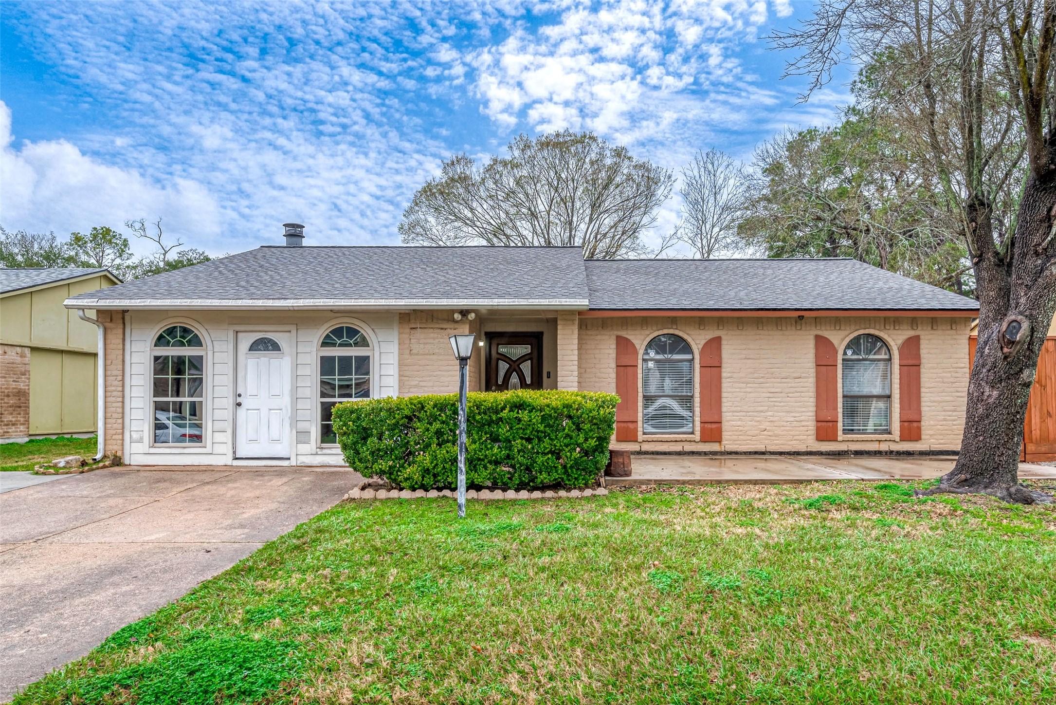 Goldfinch Dr, Humble, TX 77396