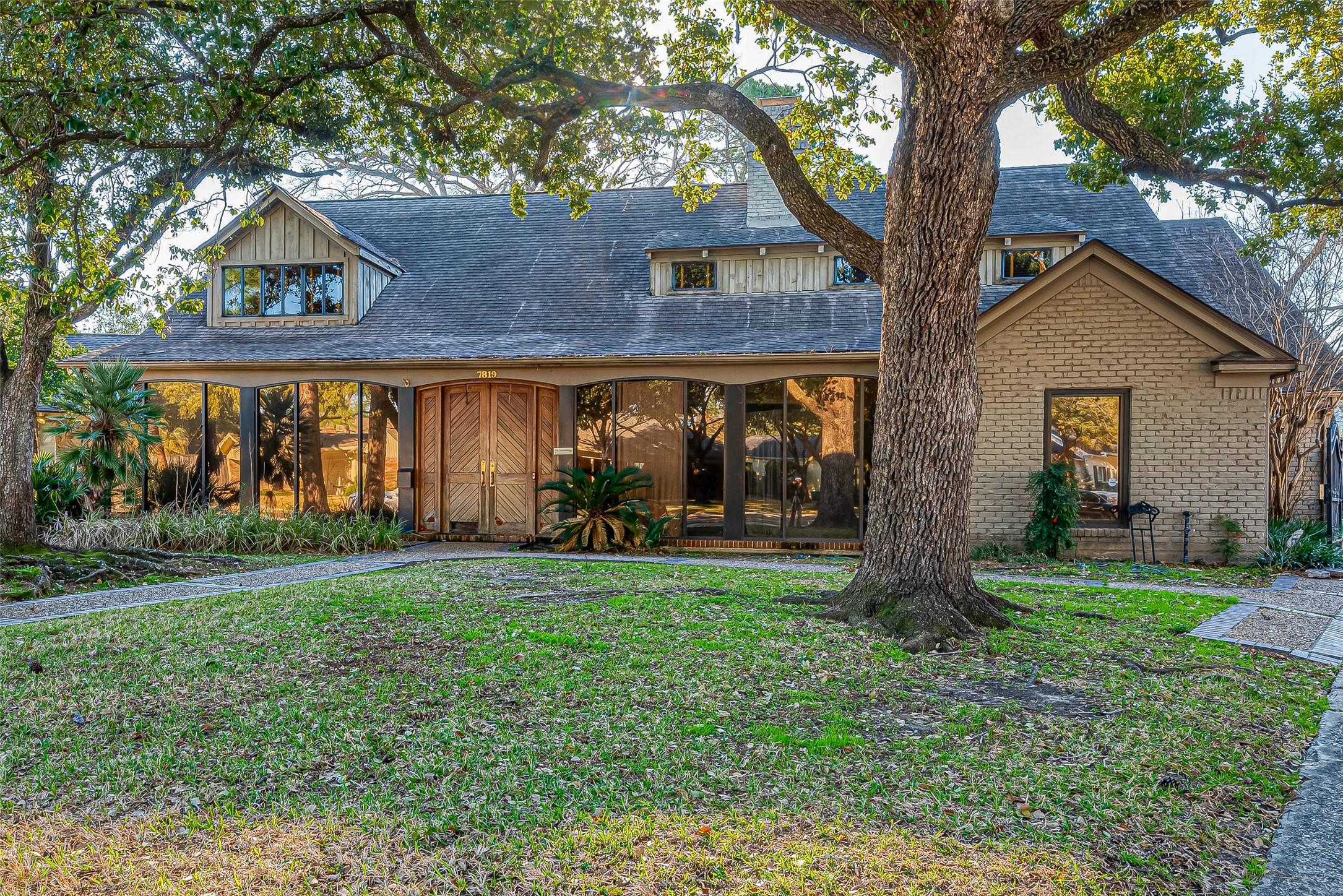 Meadowbriar Ln, Houston, TX 77063