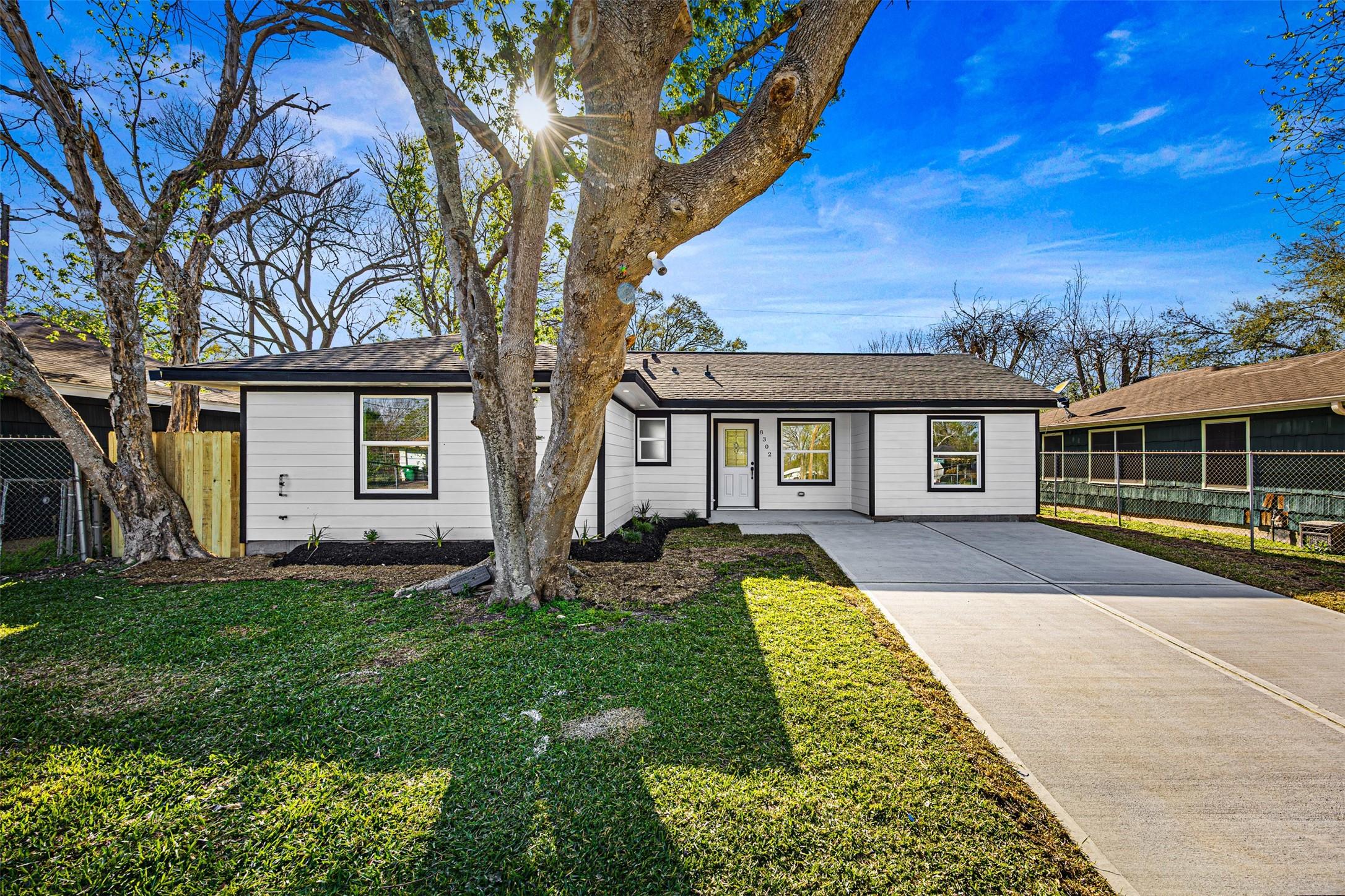 Sharondale Dr, Houston, TX 77033