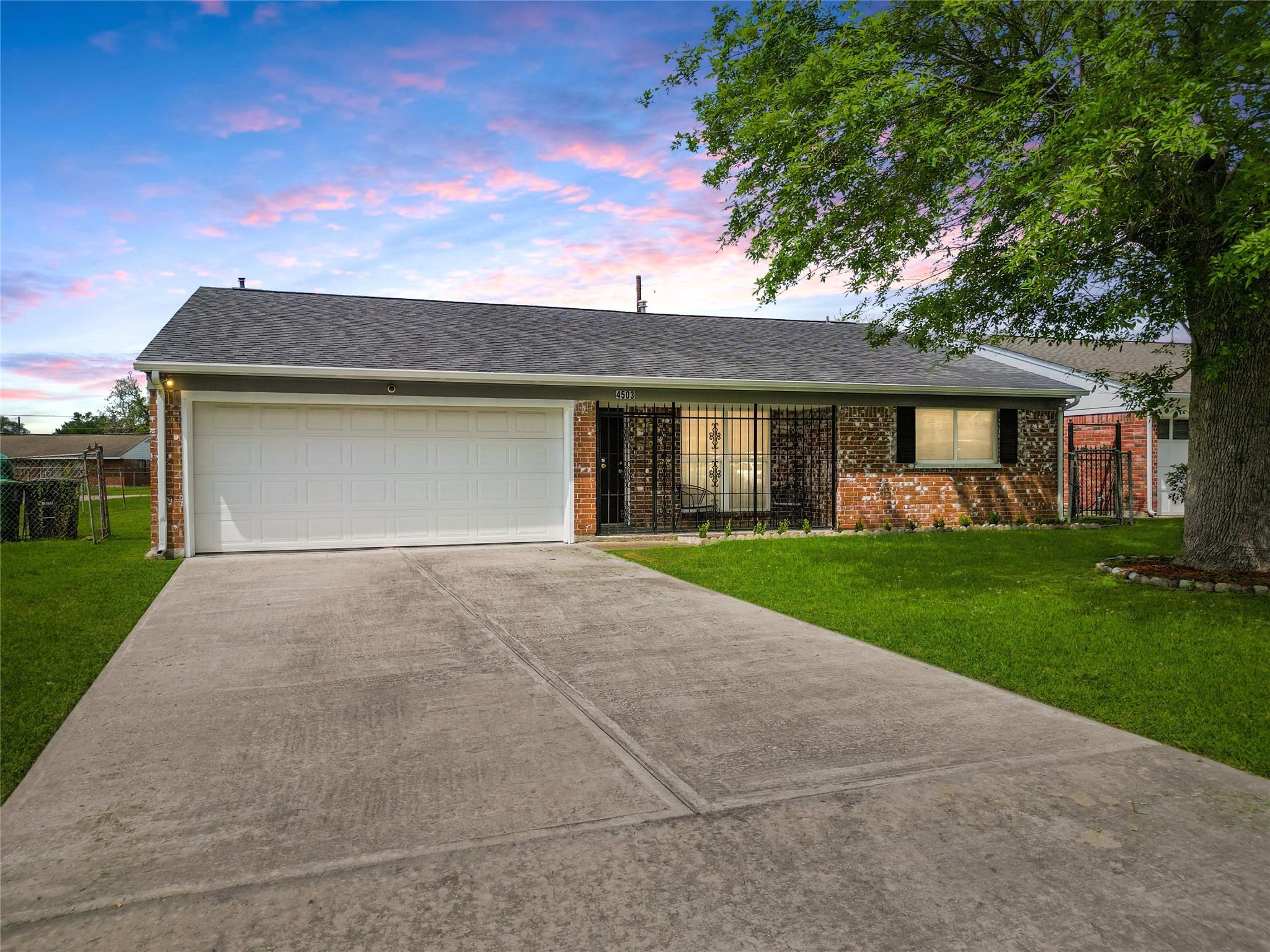 Bungalow Ln, Houston, TX 77047