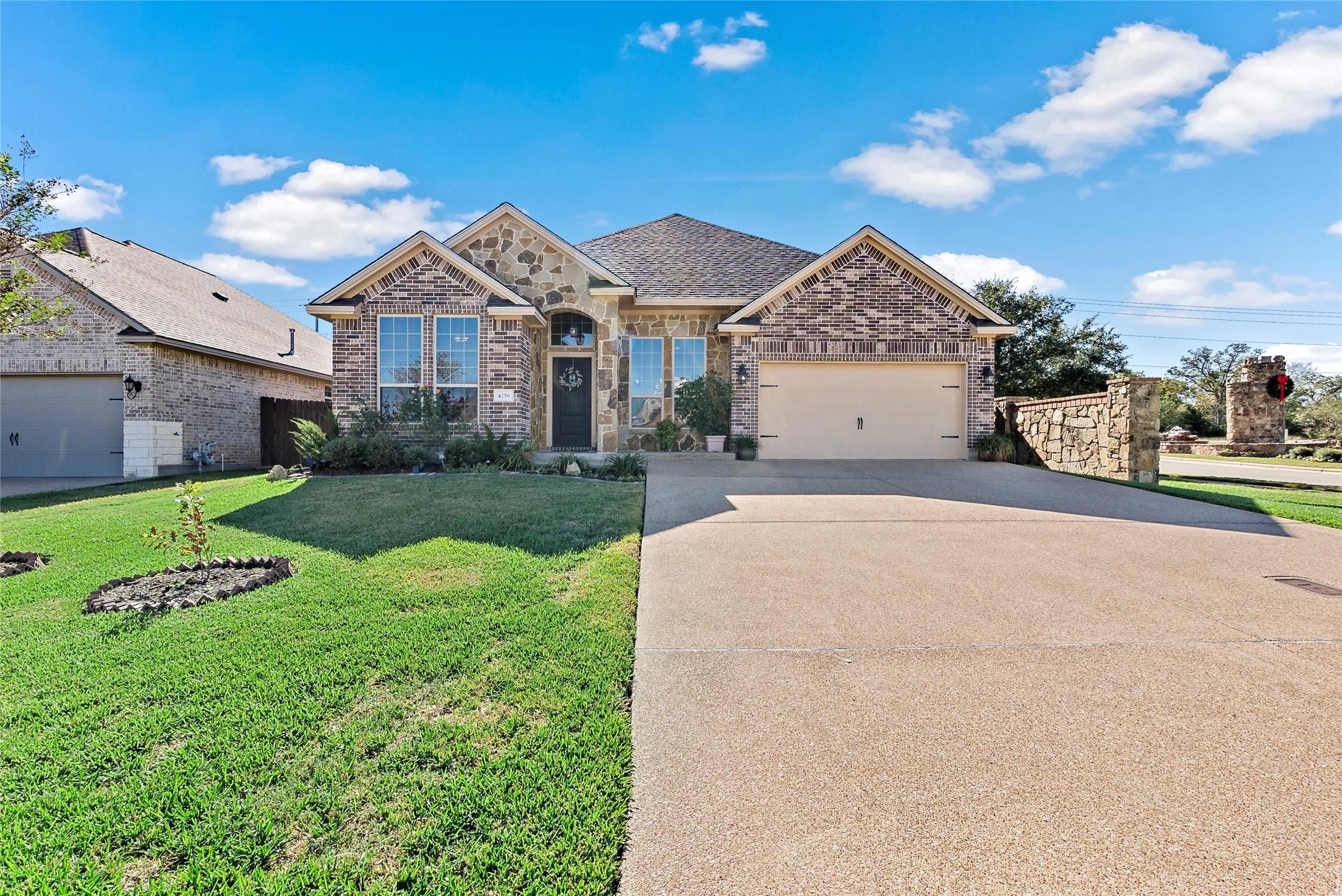 Rock Bend Dr, College Station, TX 77845