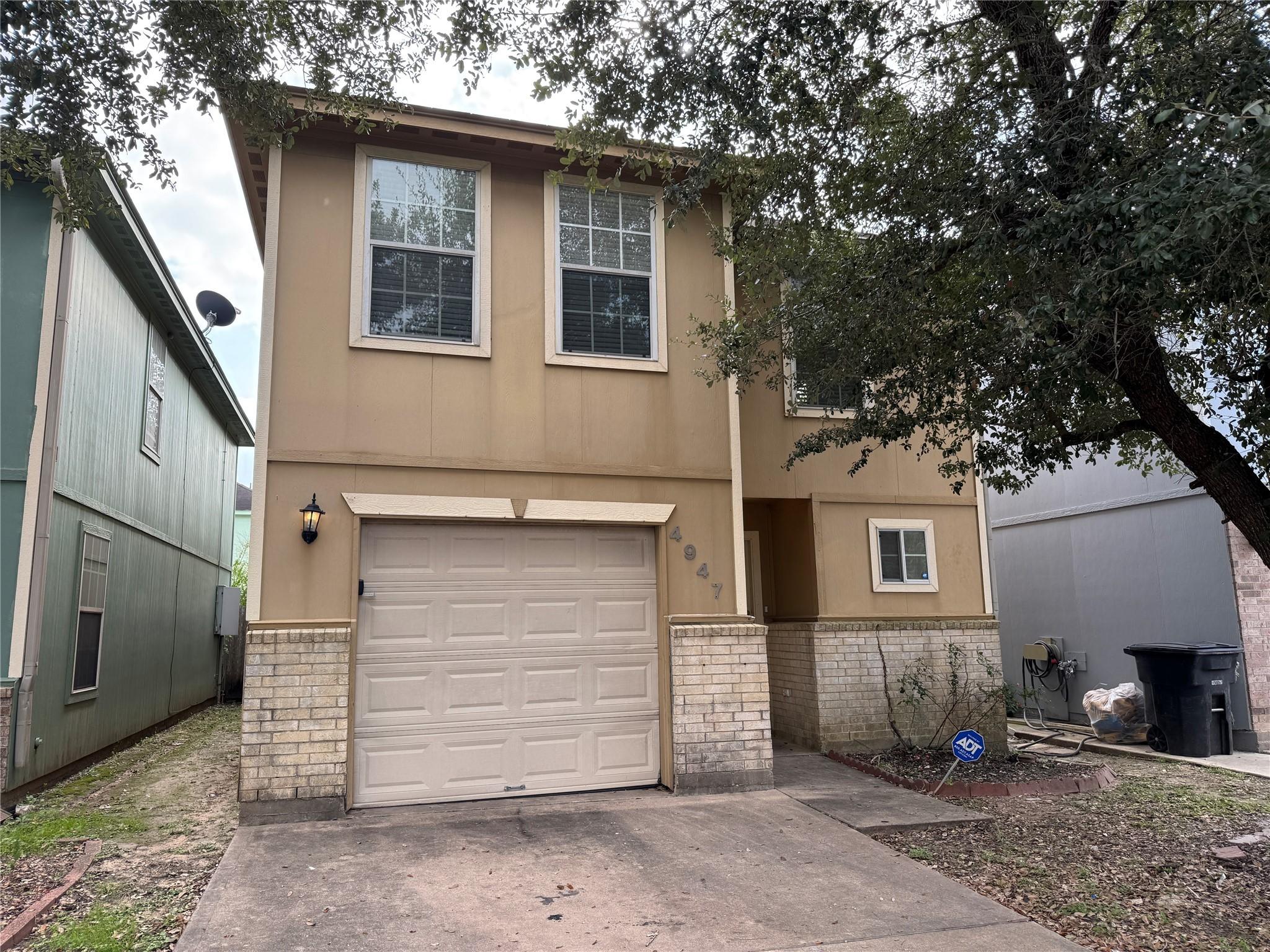 N Cancun Dr, Houston, TX 77045
