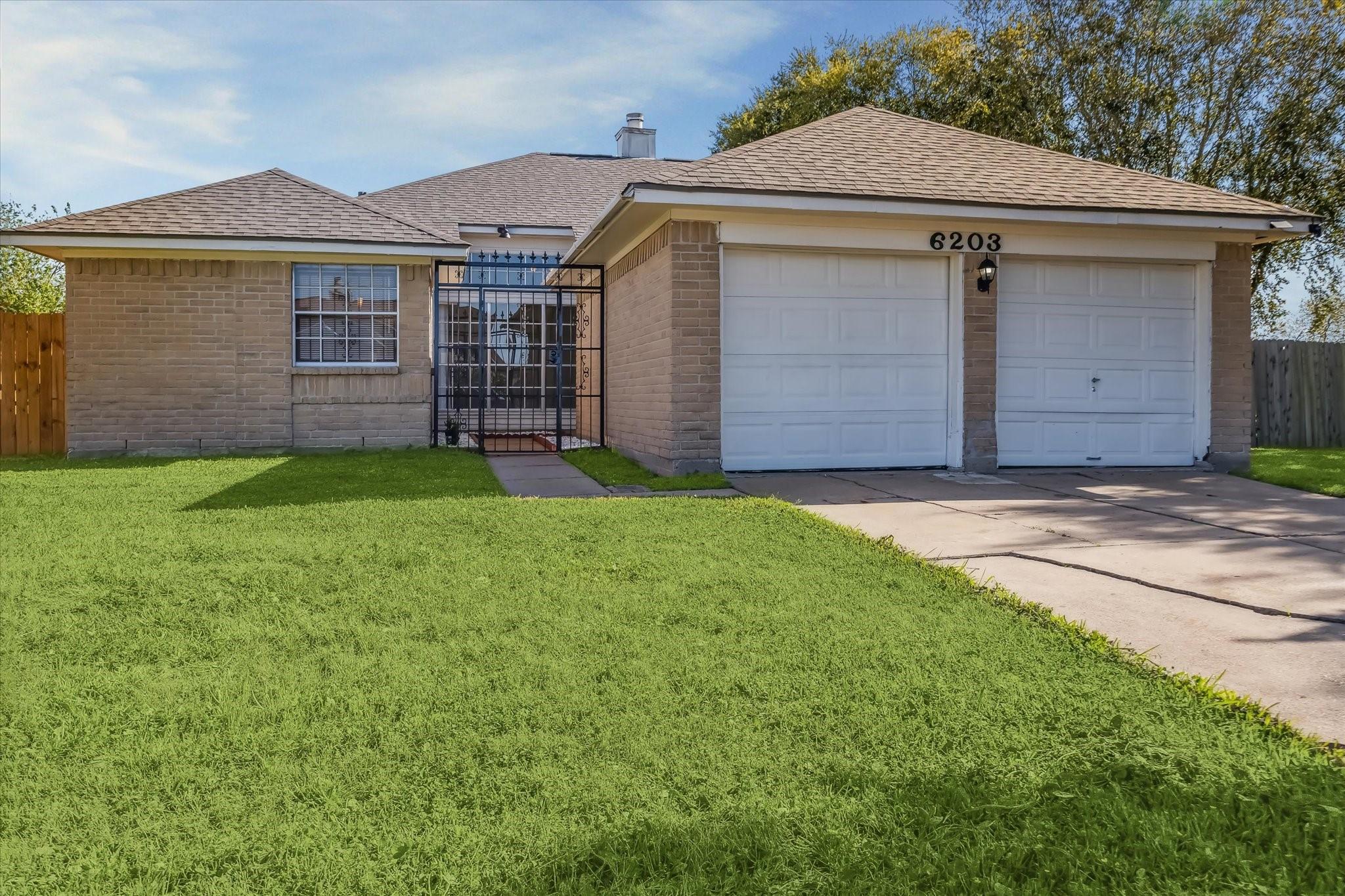 Santa Christi Dr, Houston, TX 77053