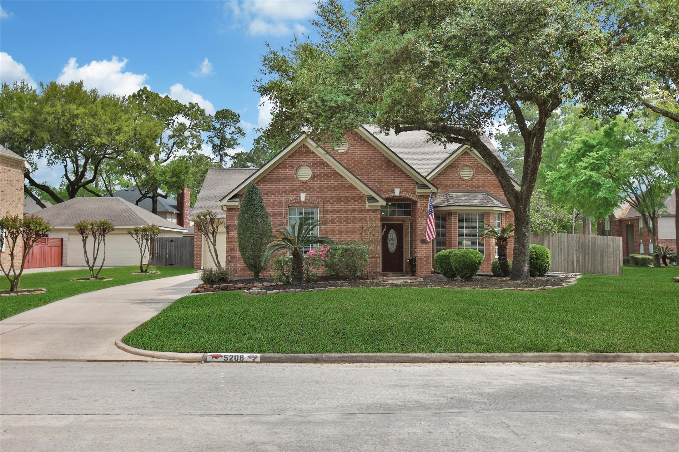 Spring Pine Ct, Kingwood, TX 77345