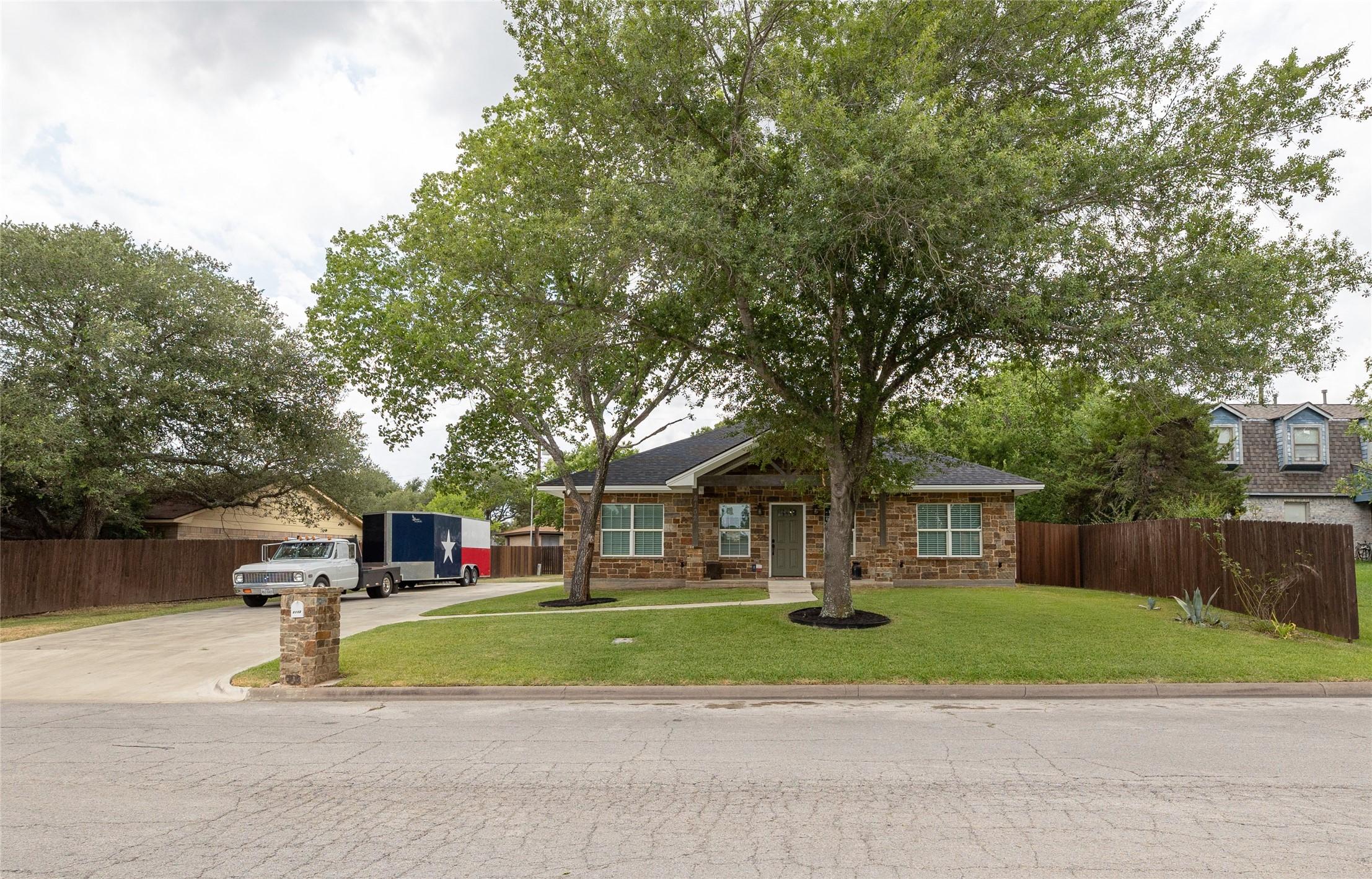Cary Cir, Bryan, TX 77803