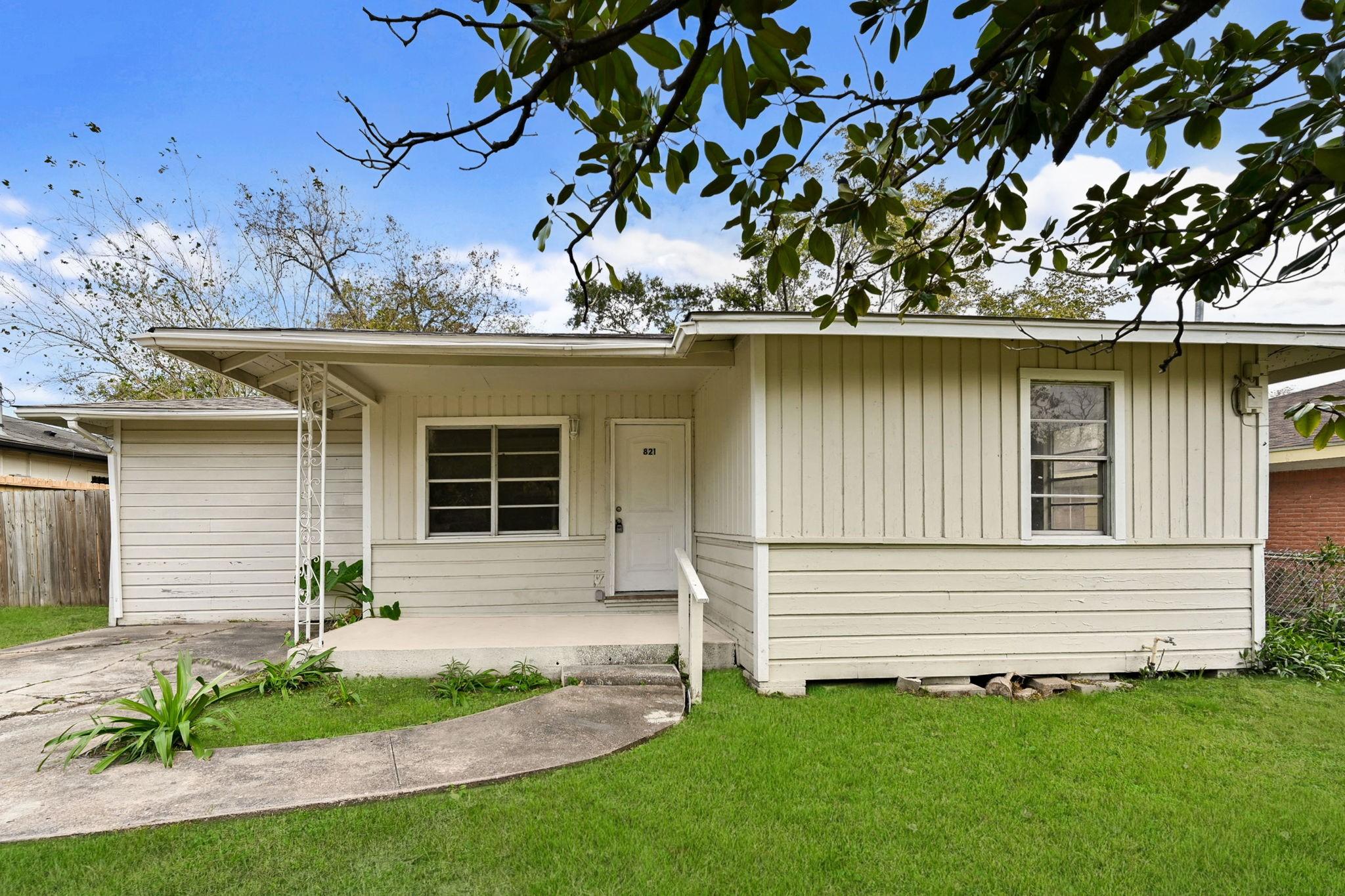 Evanston St, Houston, TX 77015