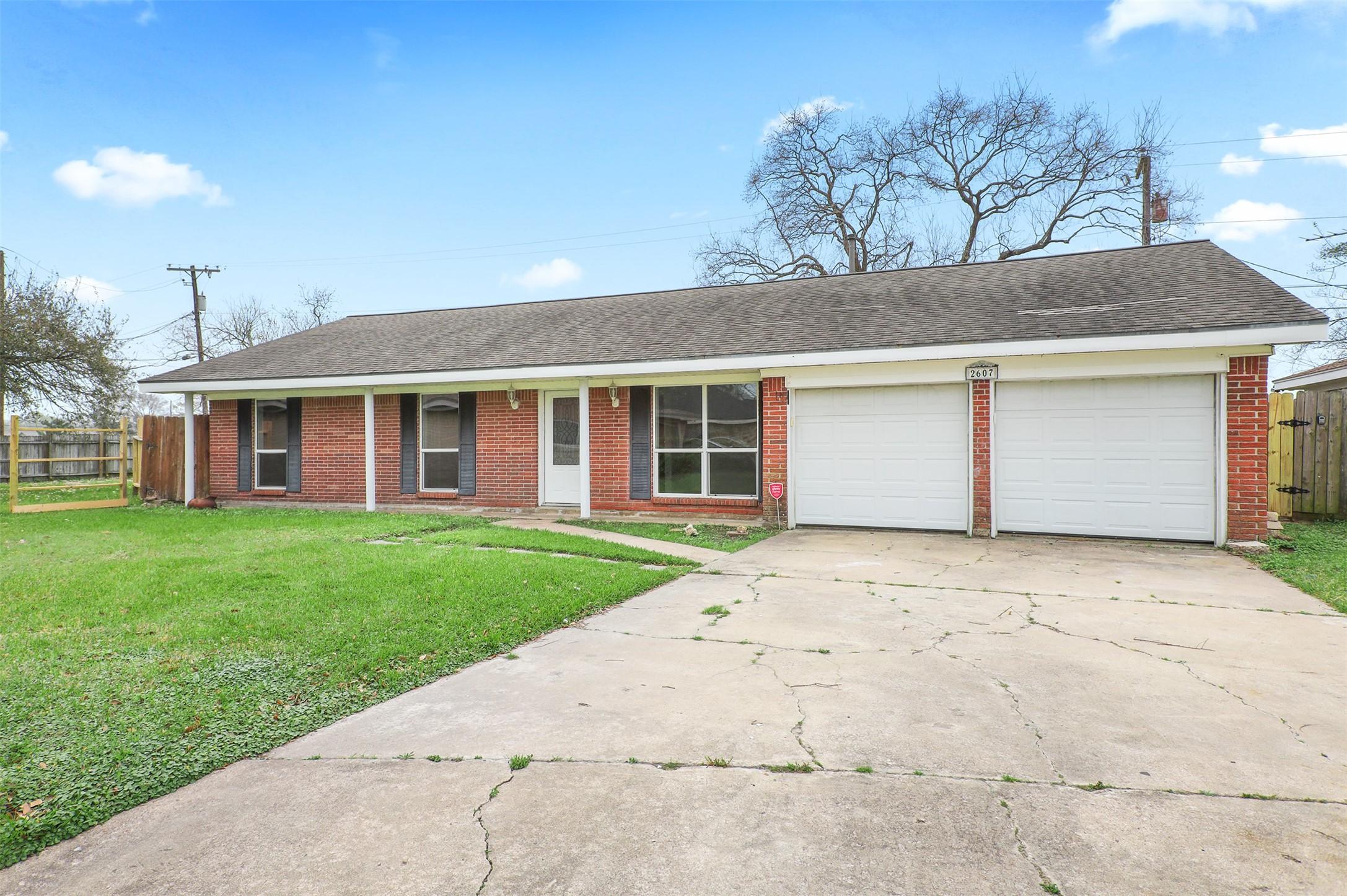 16th Ave N, Texas City, TX 77590