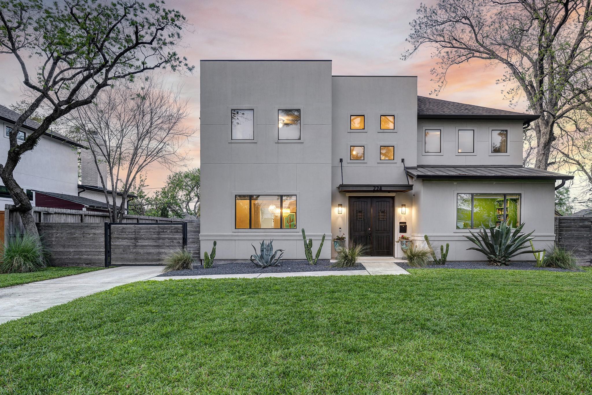 W 30th St, Houston, TX 77018