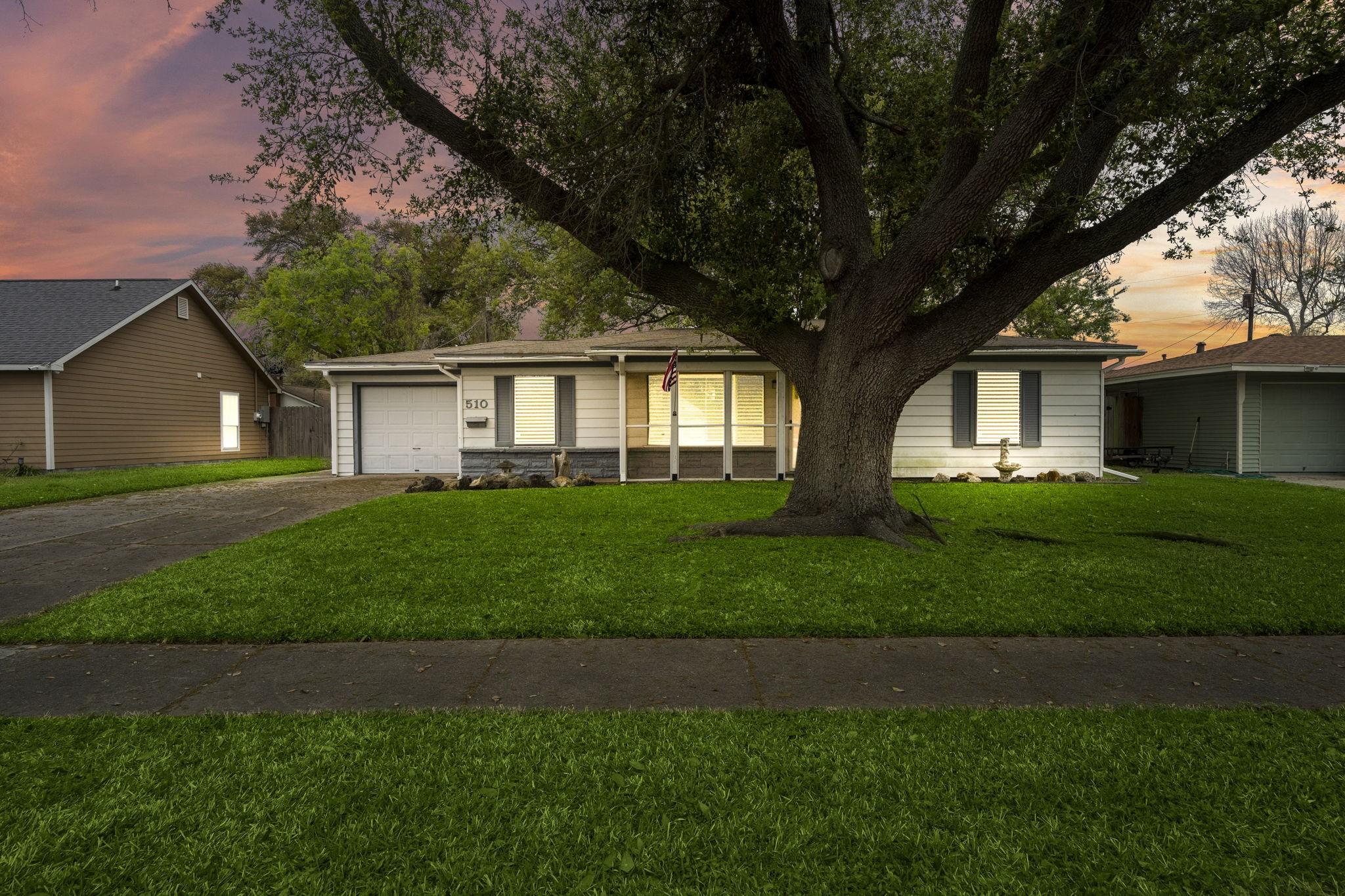 21st Ave N, Texas City, TX 77590
