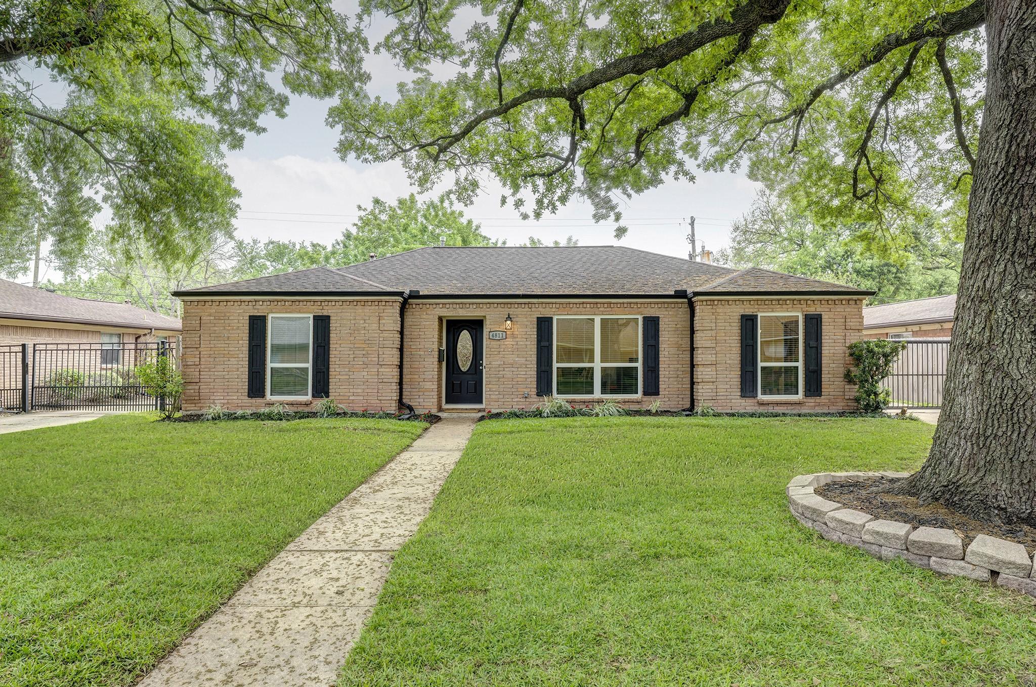 Benning Dr, Houston, TX 77035