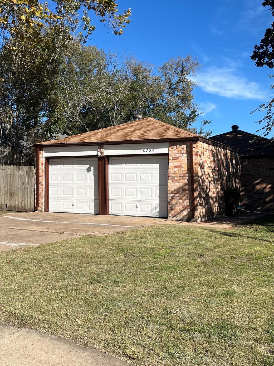 Kindlewood Dr, Houston, TX 77099