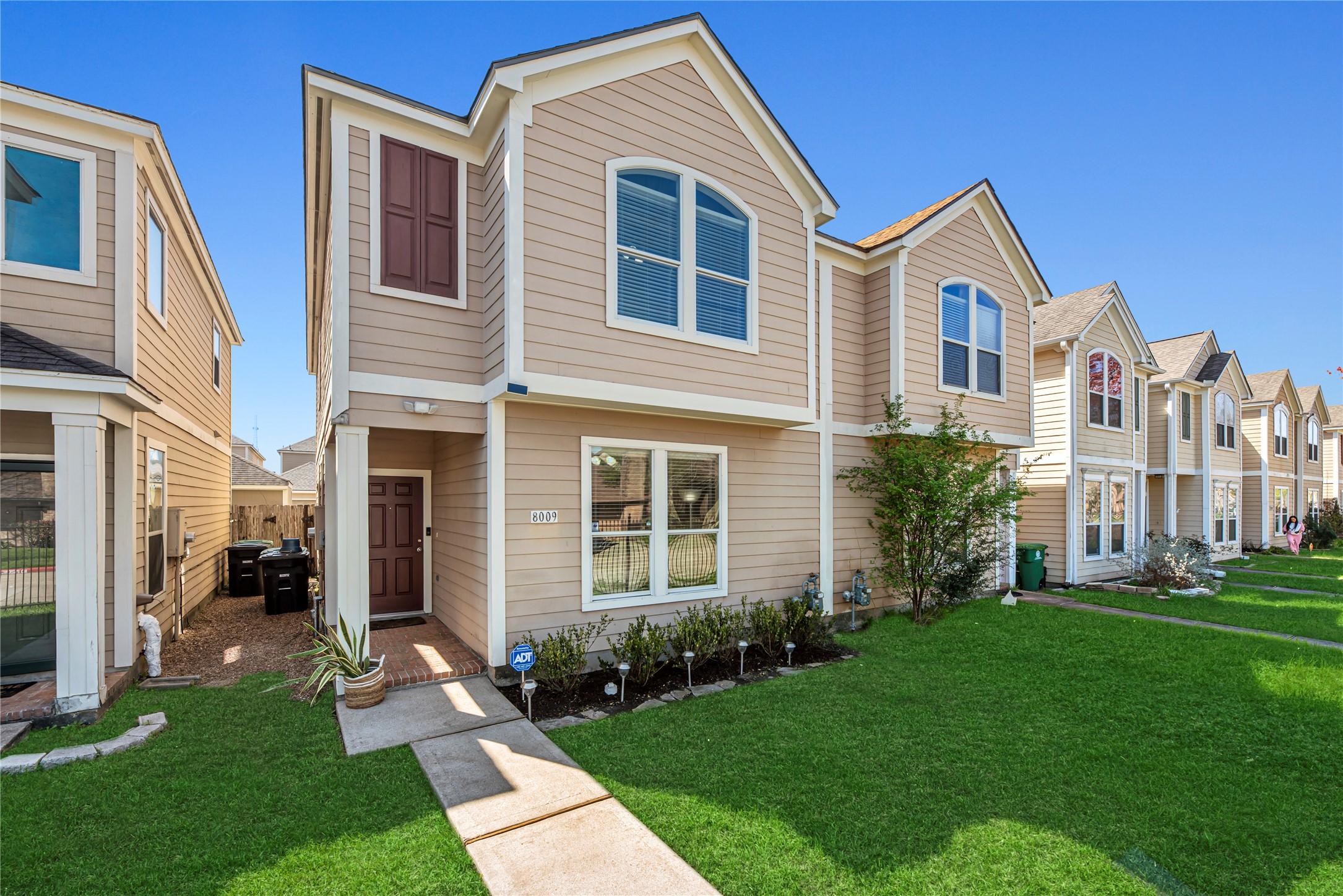 Ellinger Ln, Houston, TX 77040